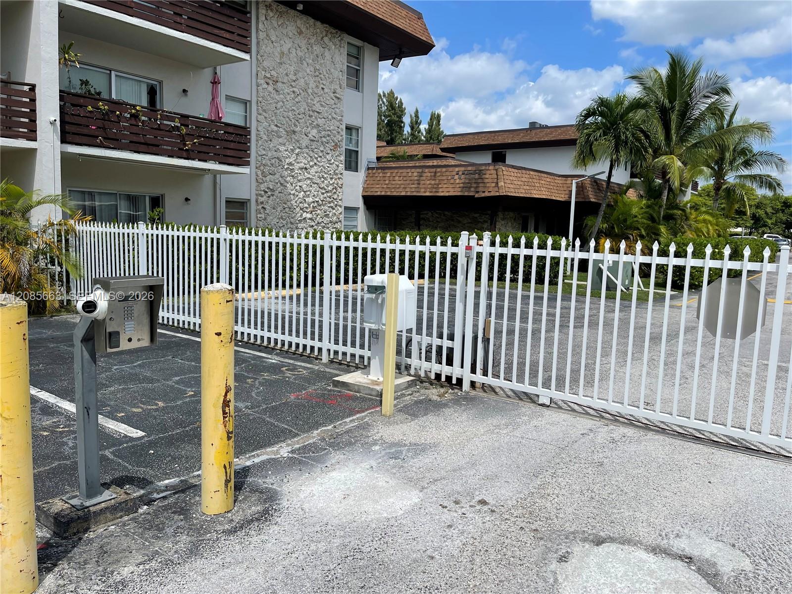 7487 SW 82nd St # C202 — Photo 2