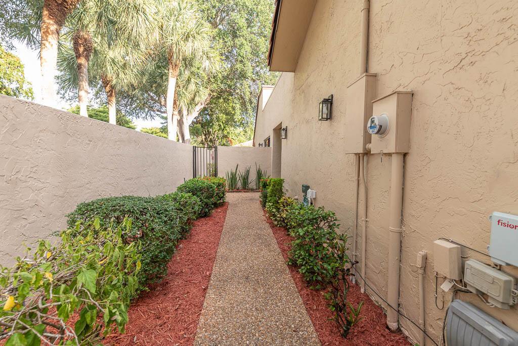 20250813-6876 Palmar Court-0014