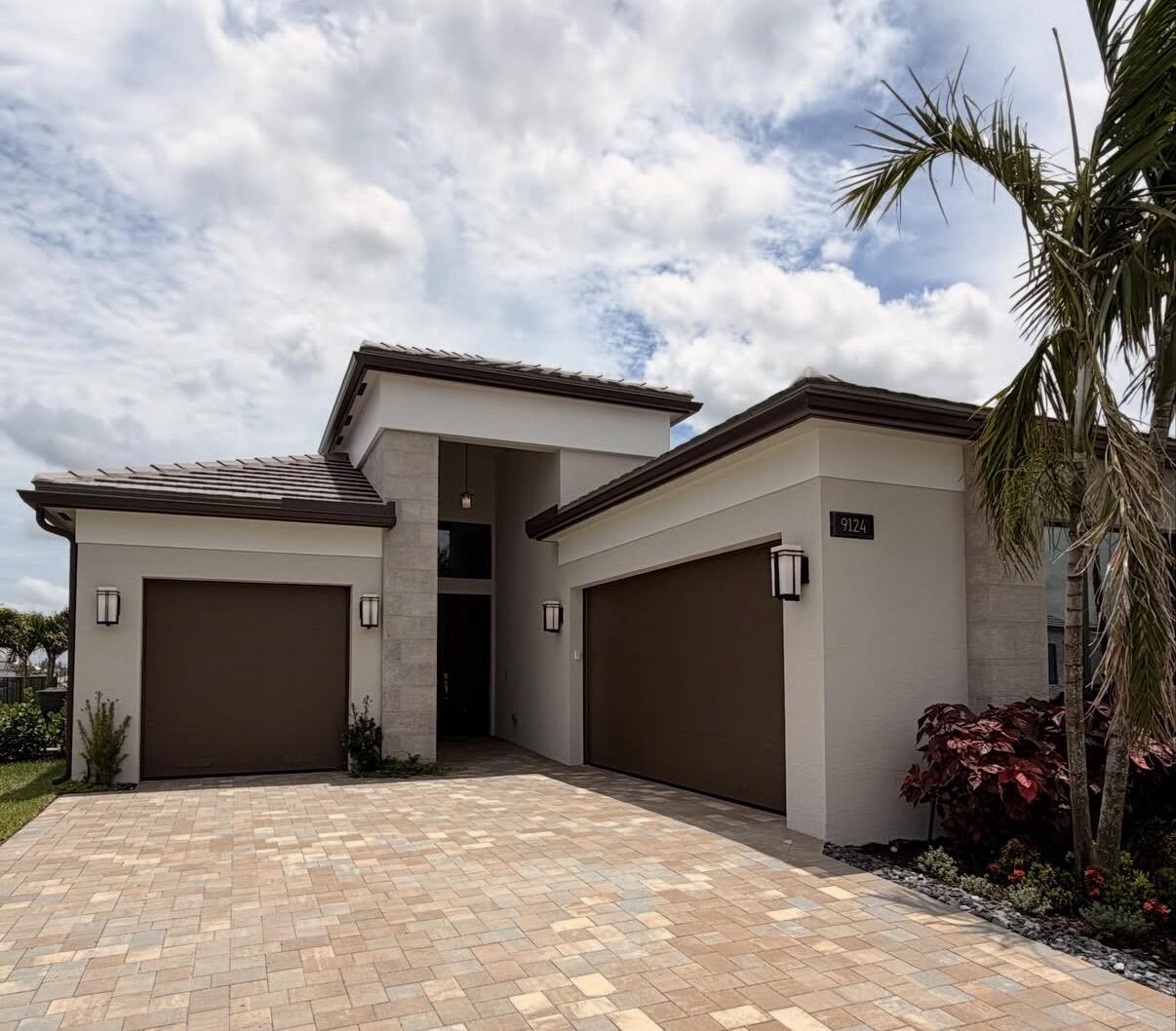 9124 Red Robin Lane — Photo 2