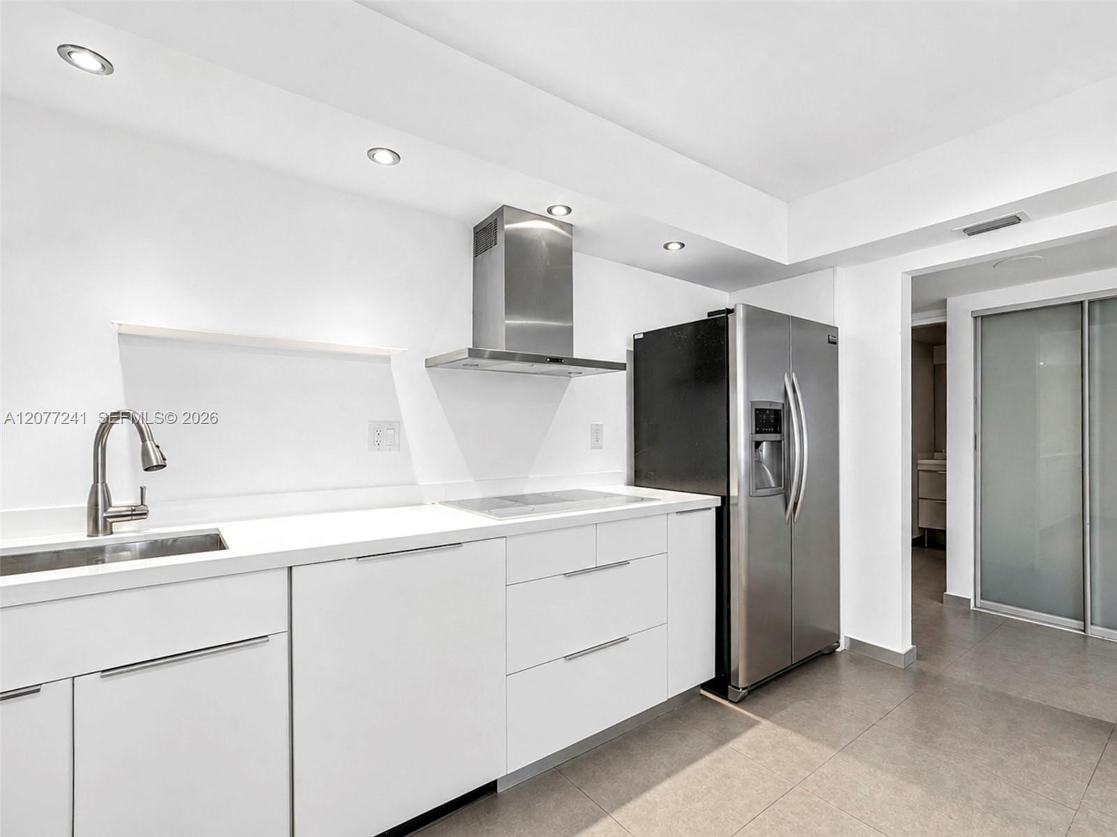 19380 Collins Ave # 905 — Photo 2