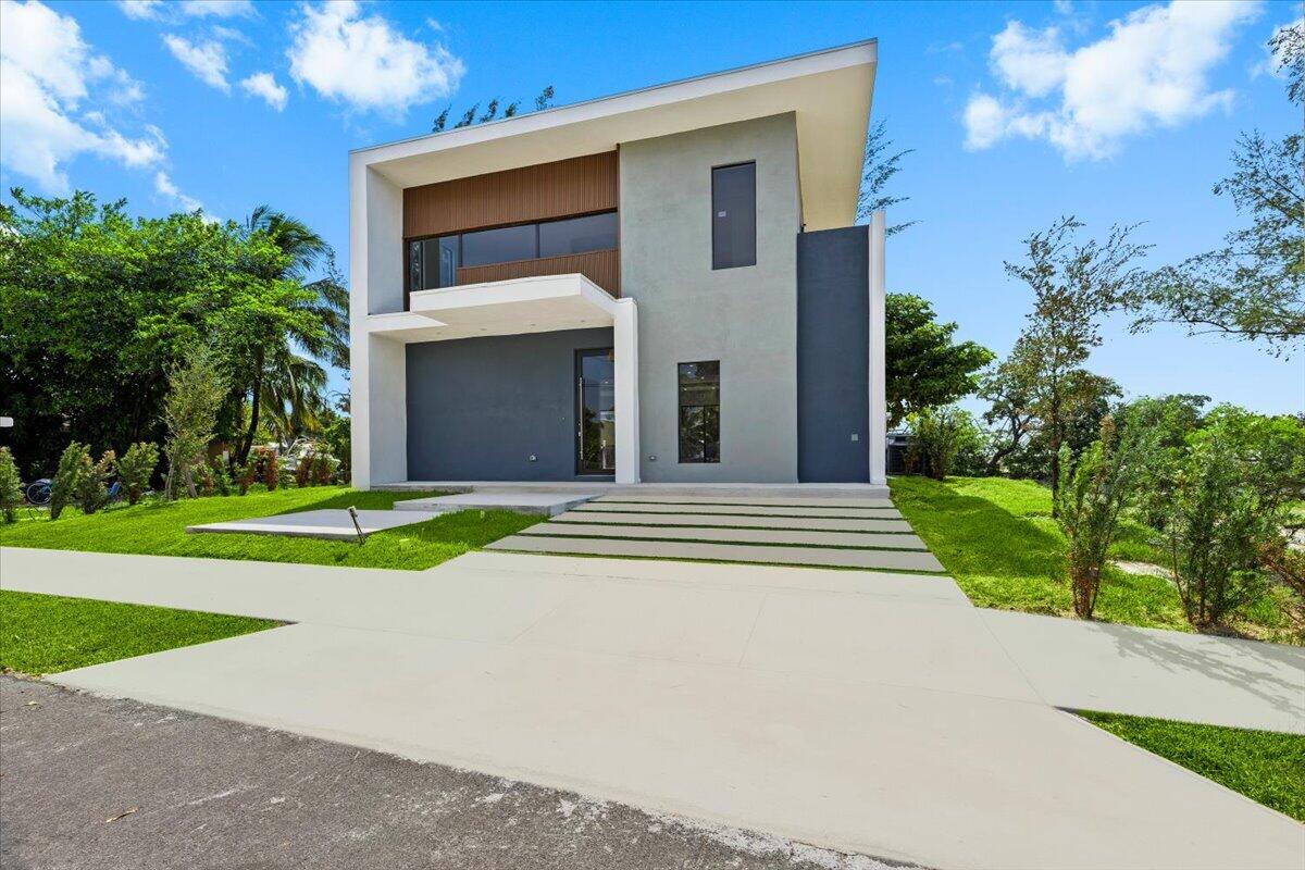 201 NW 14TH Way, Dania Beach FL 33004