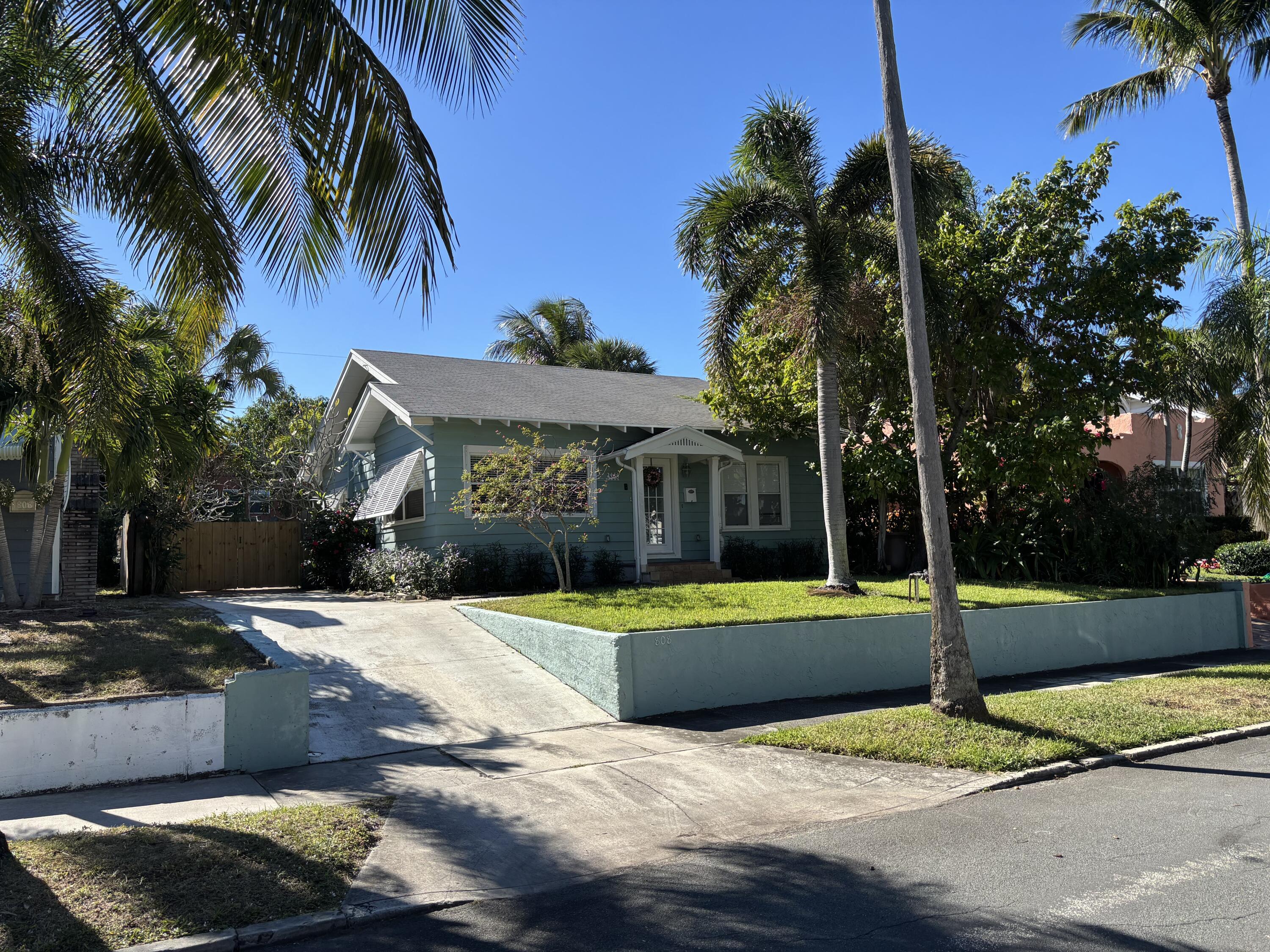 808 Kanuga Drive, West Palm Beach FL 33401