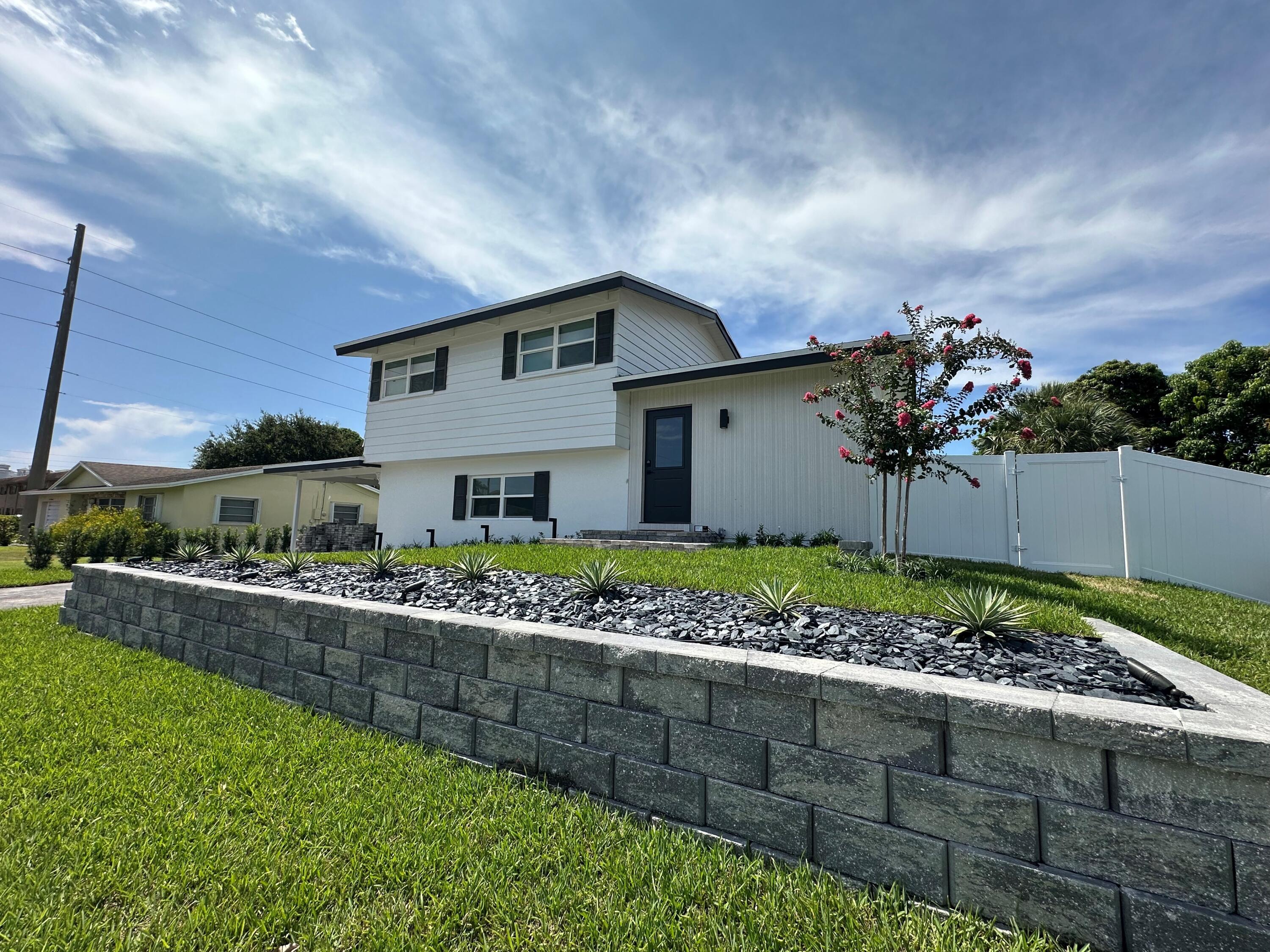 214 SW 4TH Street, Boca Raton FL 33432