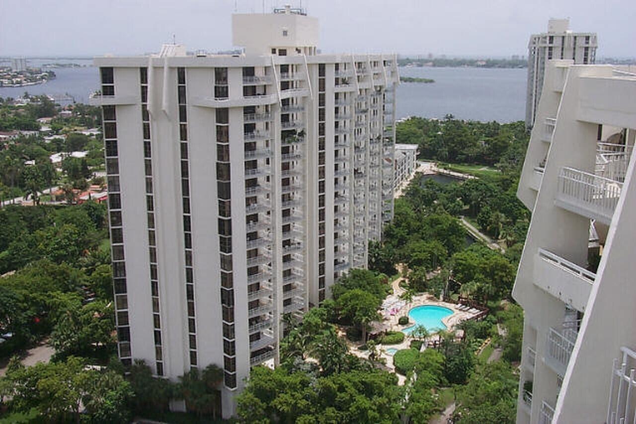 1000 Quayside Terrace # 408, Miami FL 33138