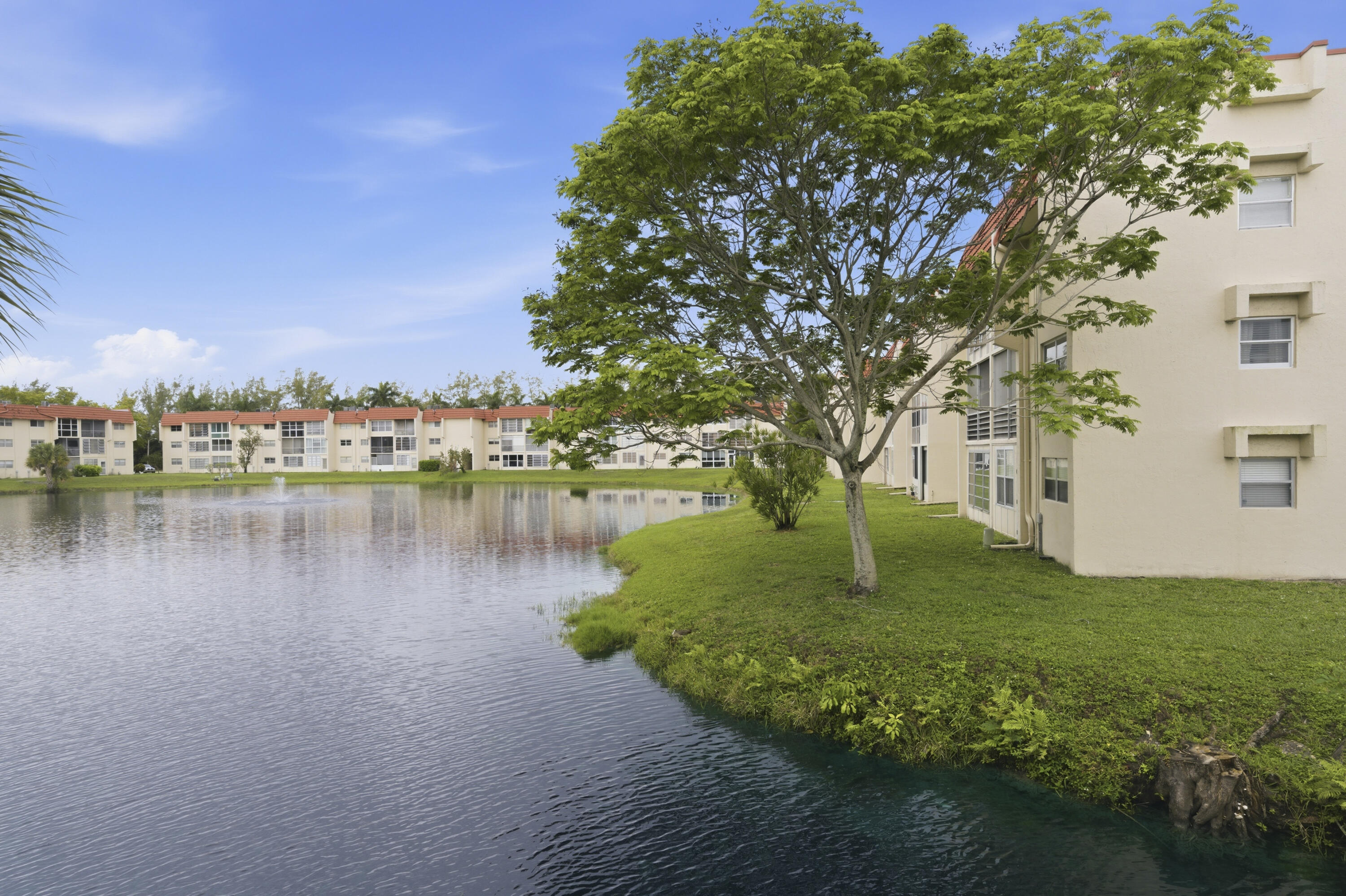 2900 Sunrise Lakes Drive W # 201 — Photo 3