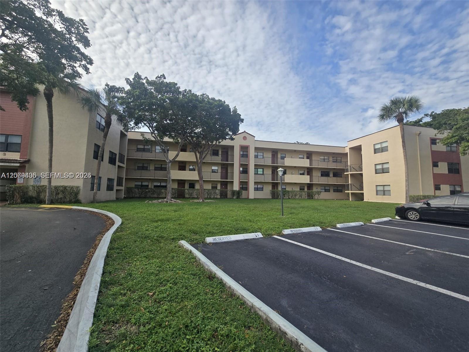 3396 Foxcroft Rd # 113, Miramar FL 33025