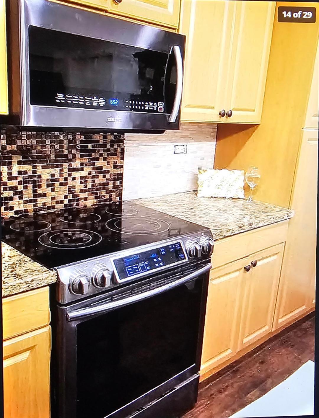 2060 NE 55TH Street — Photo 3