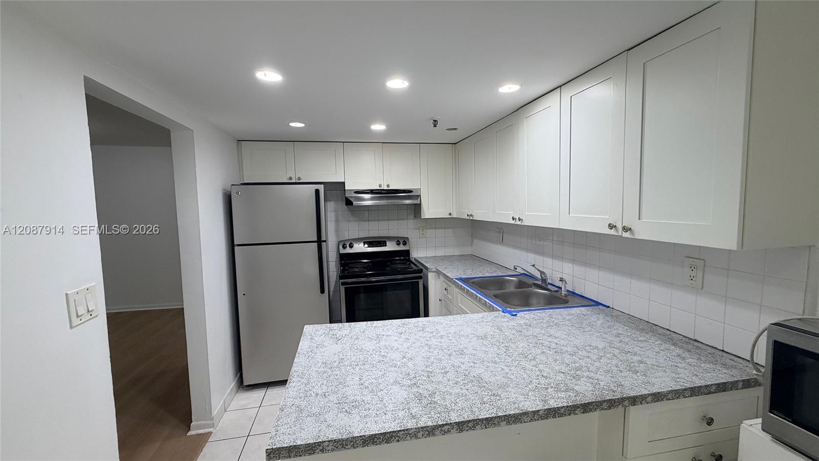 17890 W Dixie Hwy 215 Hwy # 215 — Photo 3