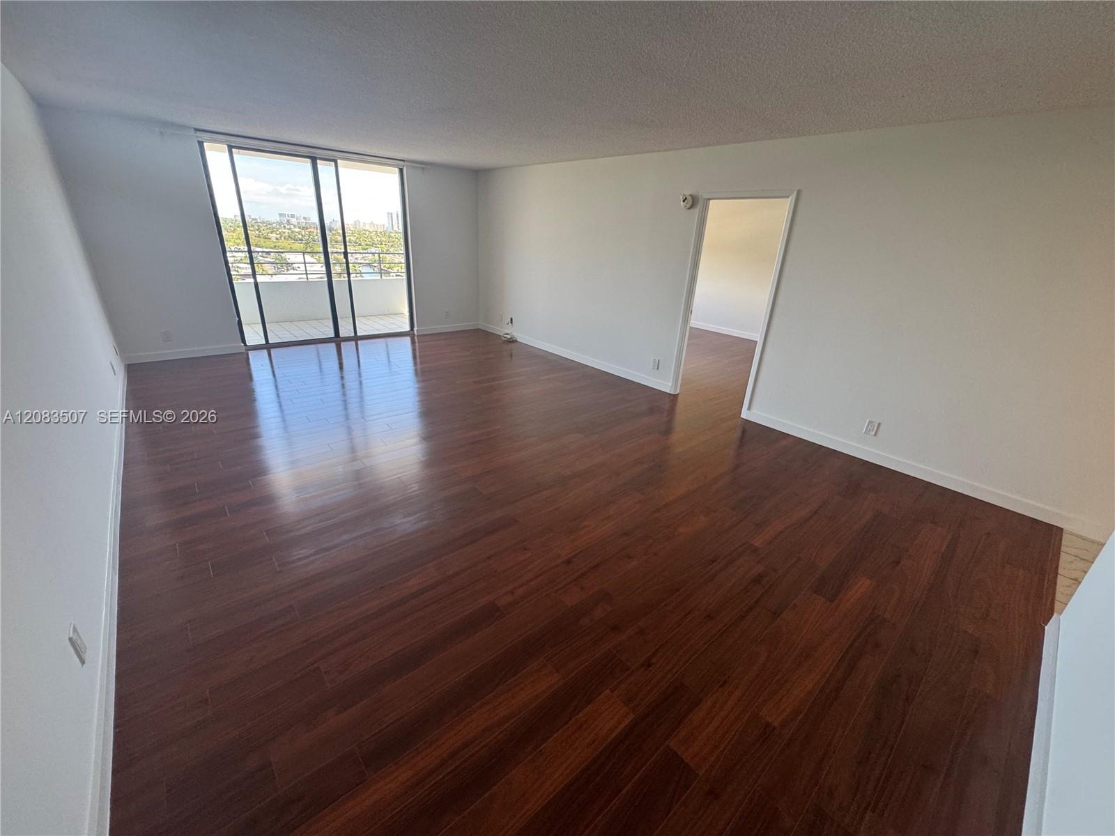 2500 Parkview Dr # 1109 — Photo 3