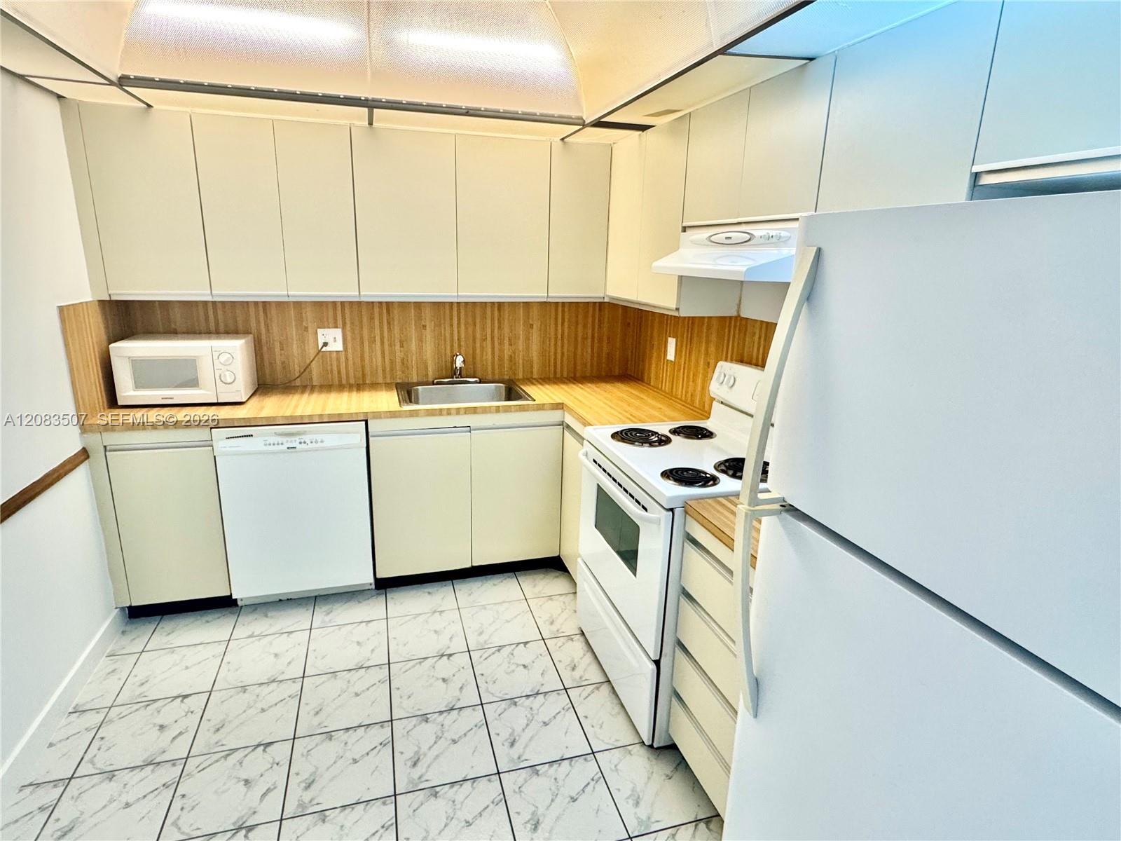 2500 Parkview Dr # 1109 — Photo 4