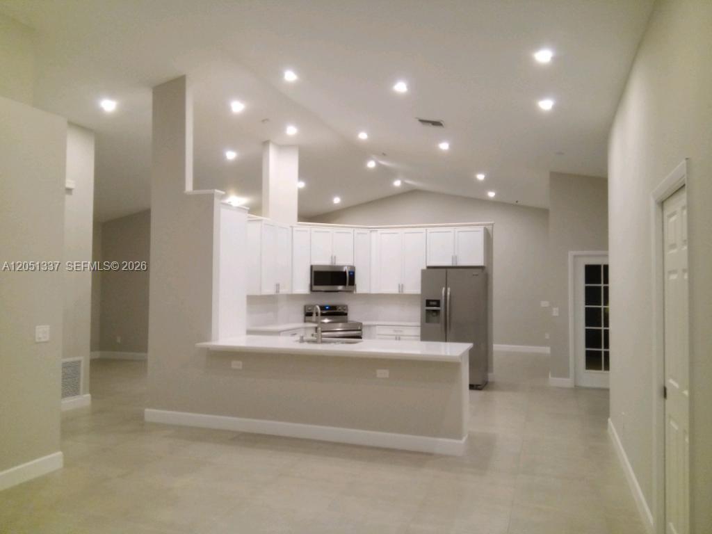 9367 LAKE SERENA — Photo 2