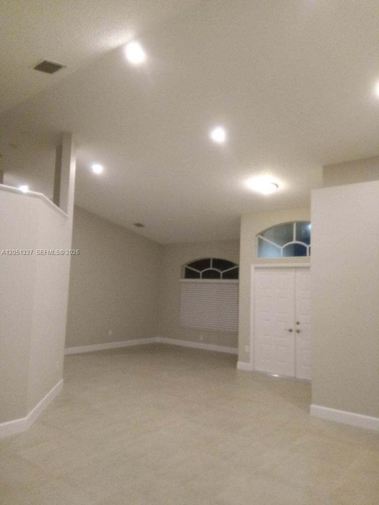 9367 LAKE SERENA — Photo 5
