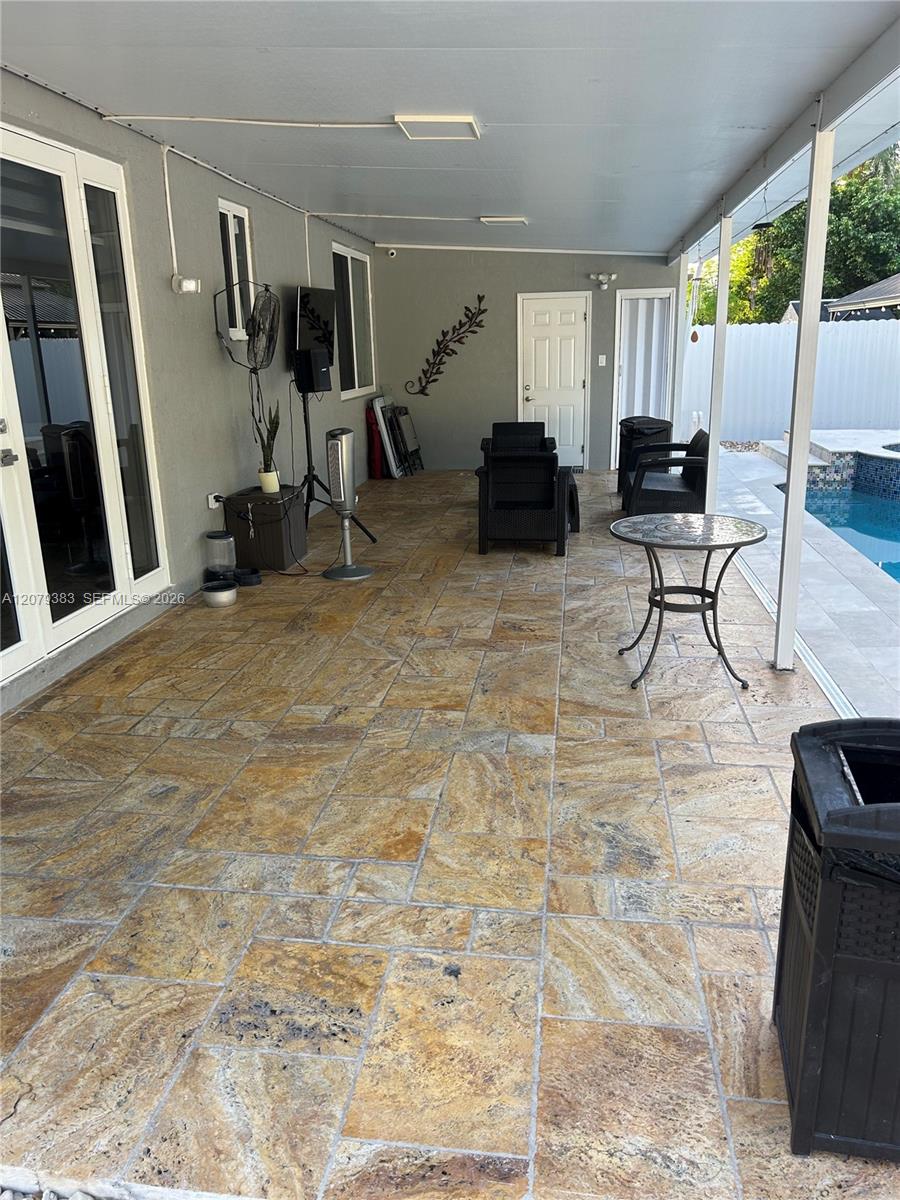 9180 NW 149th Ter — Photo 2
