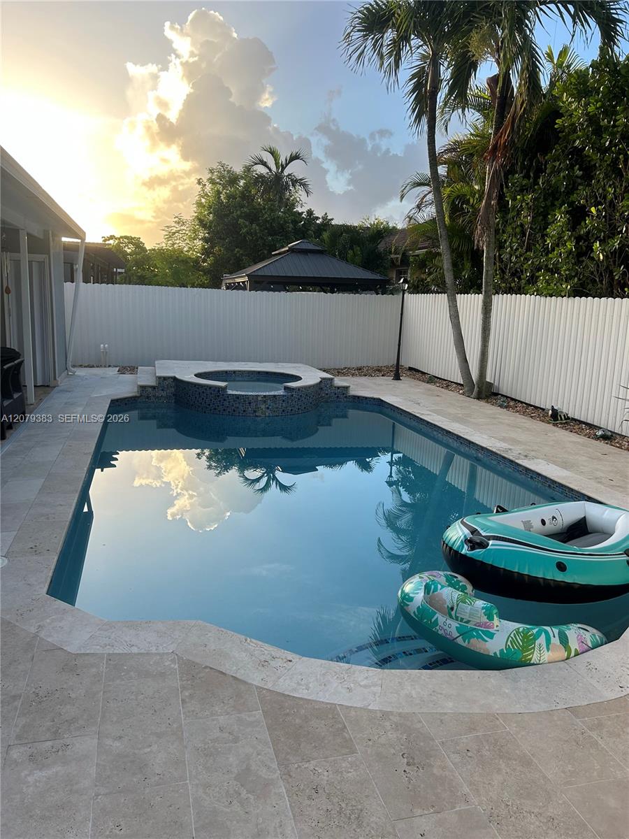 9180 NW 149th Ter — Photo 3