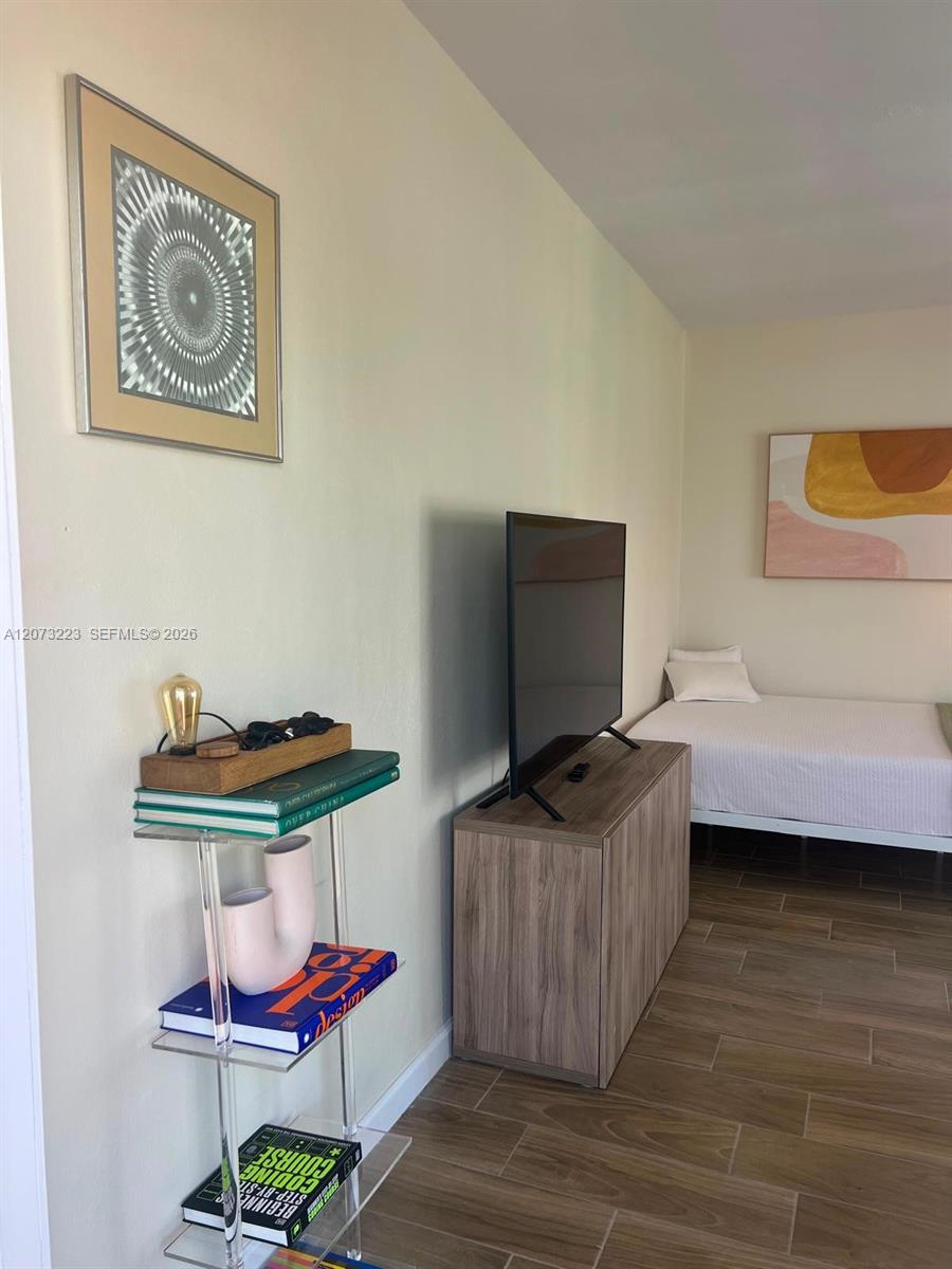 7720 Harding Ave # 8 — Photo 3