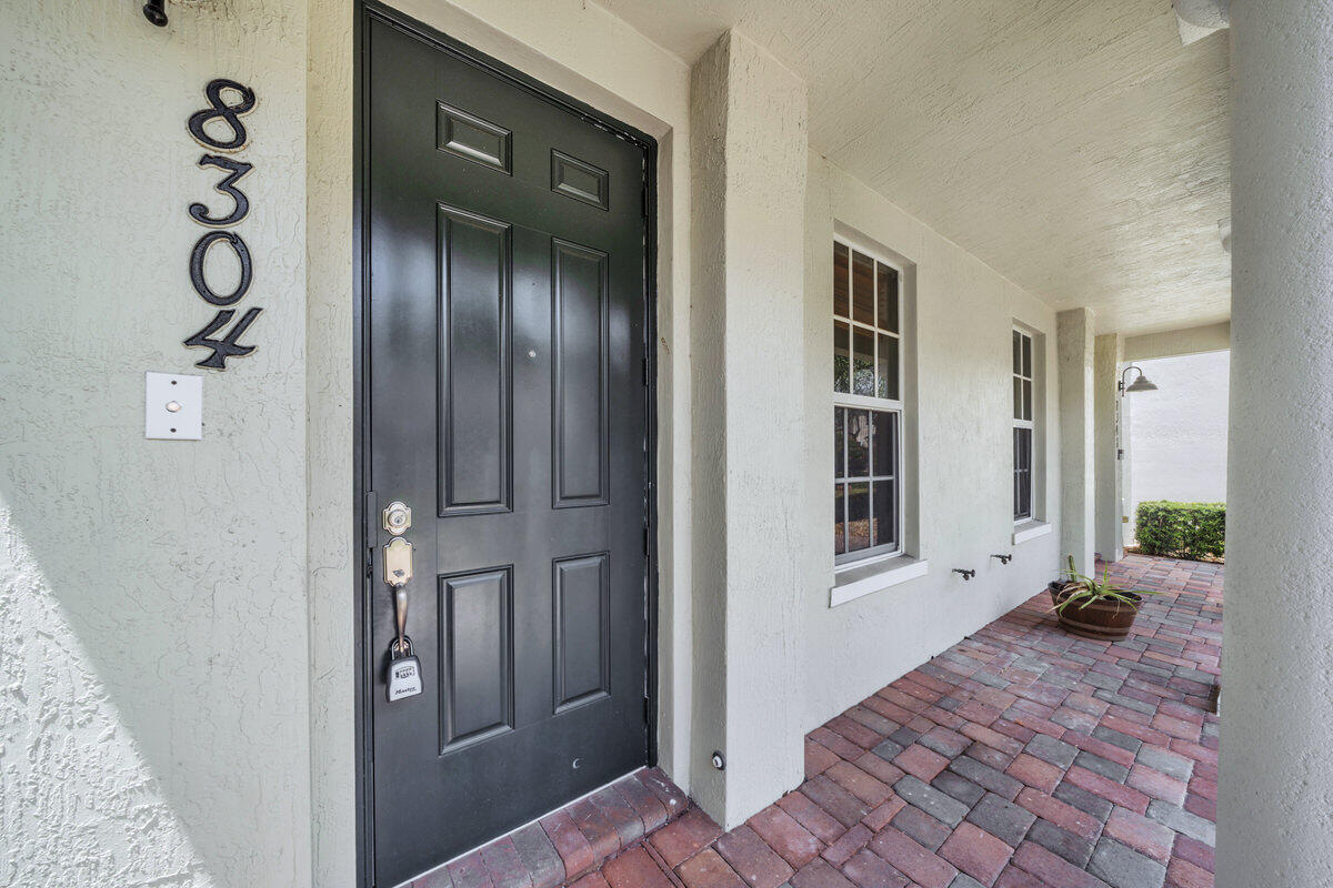 8304 NW 8th Terrace — Photo 3