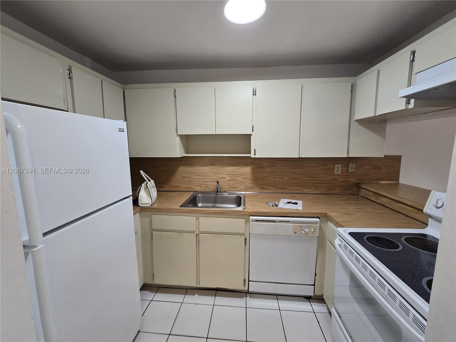 13309 SW 59th Ter — Photo 2