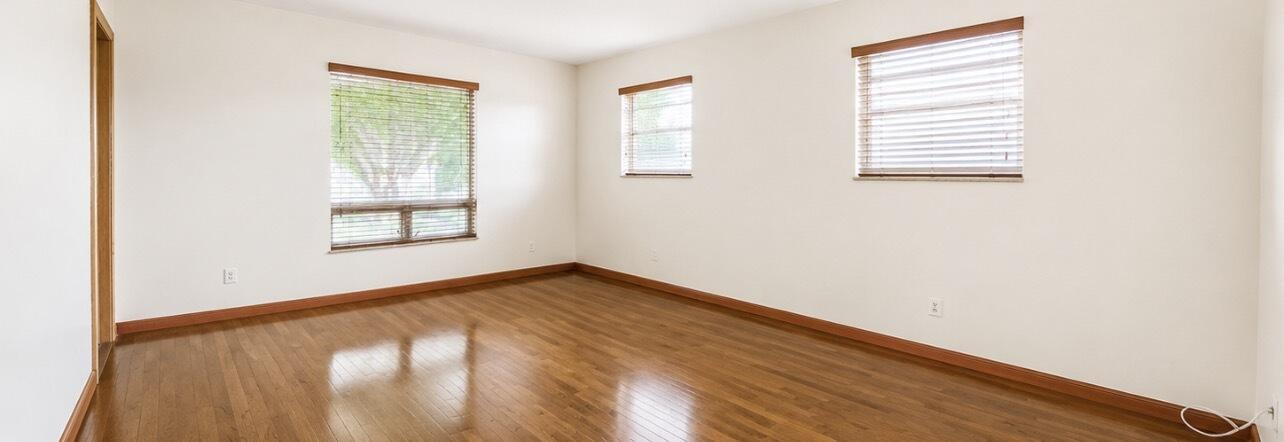 727 SW 5TH Street — Photo 3