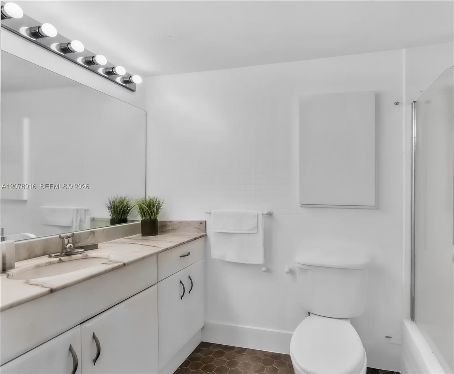 1200 Brickell Bay Dr # 2510 — Photo 4
