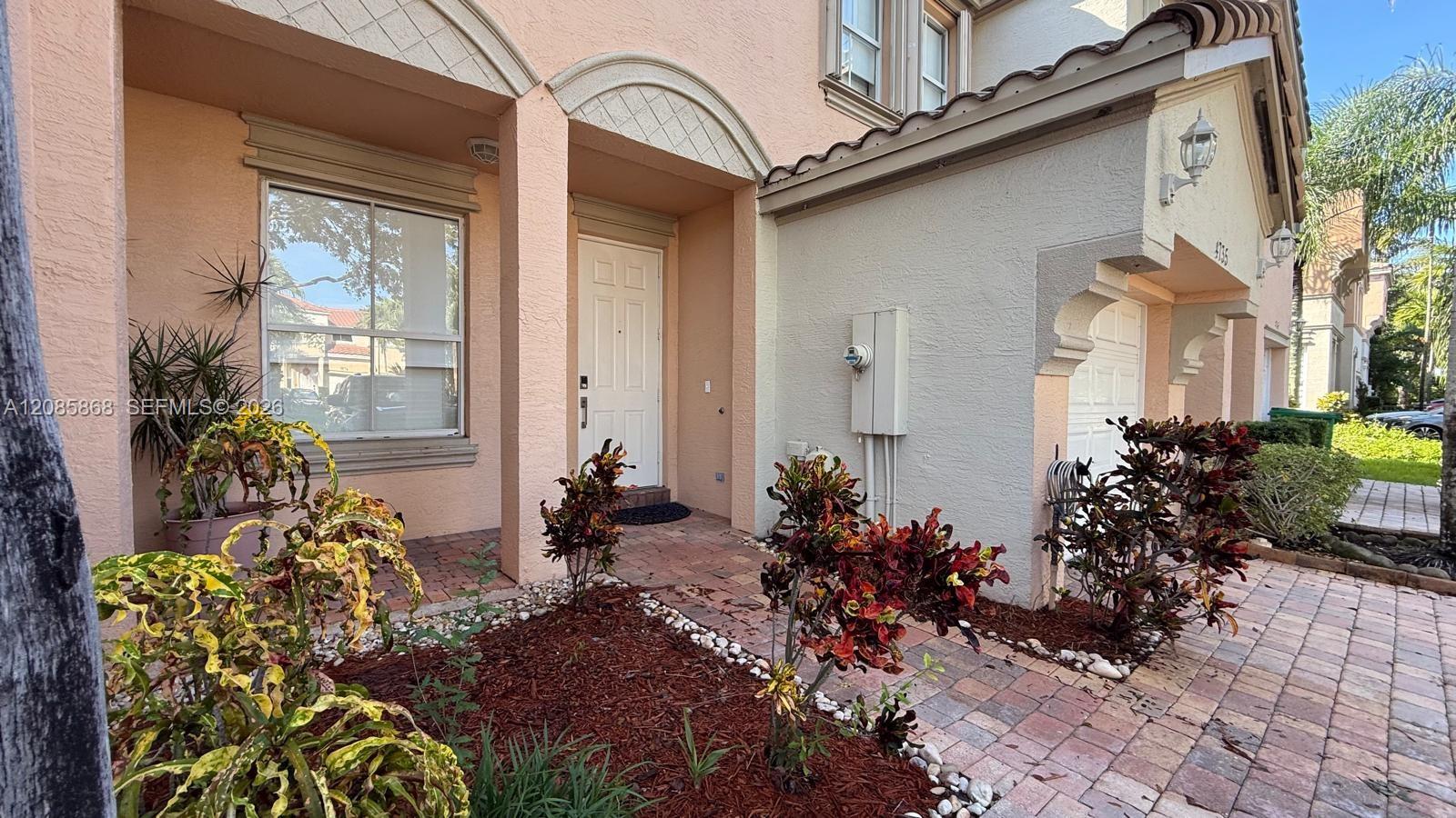 4735 SW 164th Ave — Photo 3