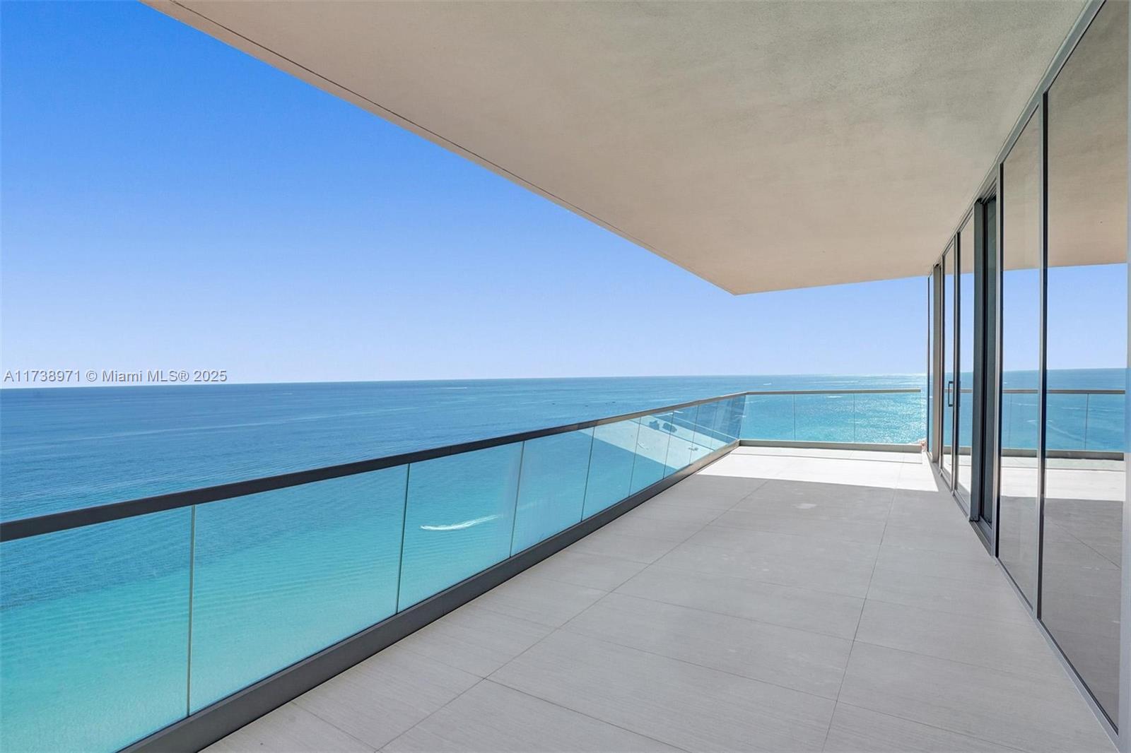 18501 Collins Ave # 2704 — Photo 2