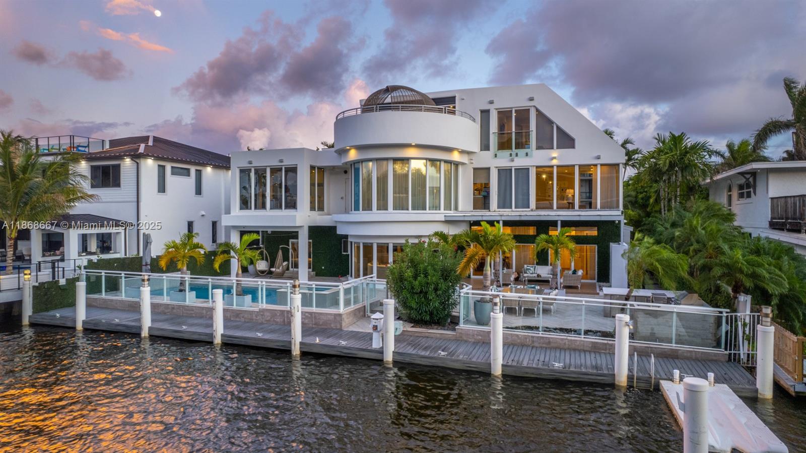1319 Seminole Dr, Fort Lauderdale FL 33304