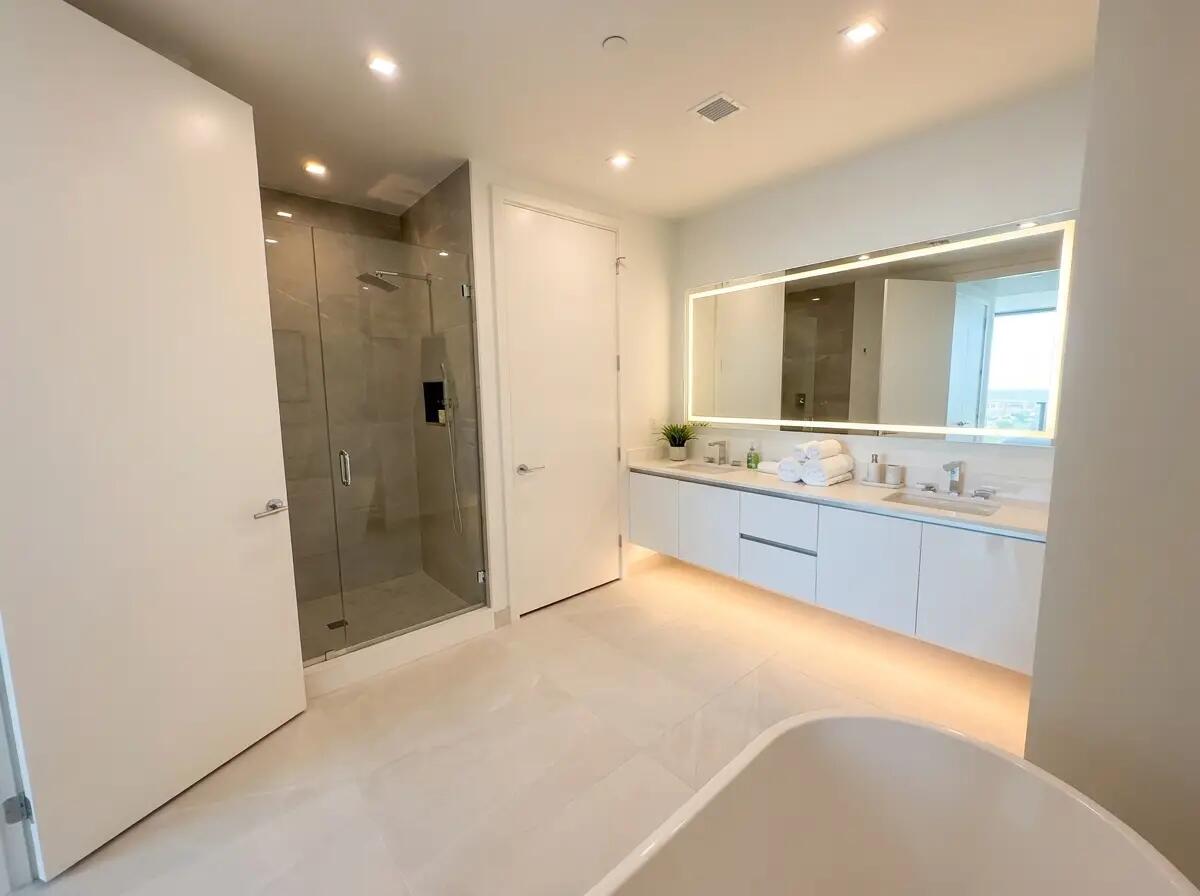 220 Lake Shore Drive # 2021 — Photo 2