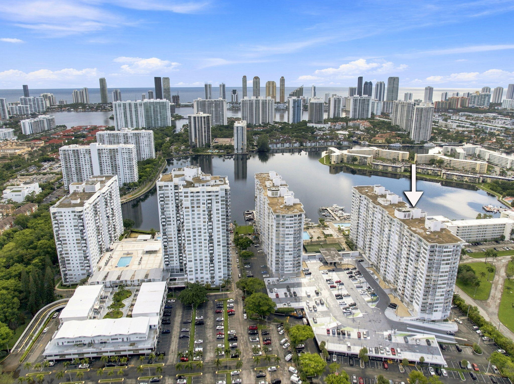 18021 Biscayne Boulevard # 901 — Photo 2