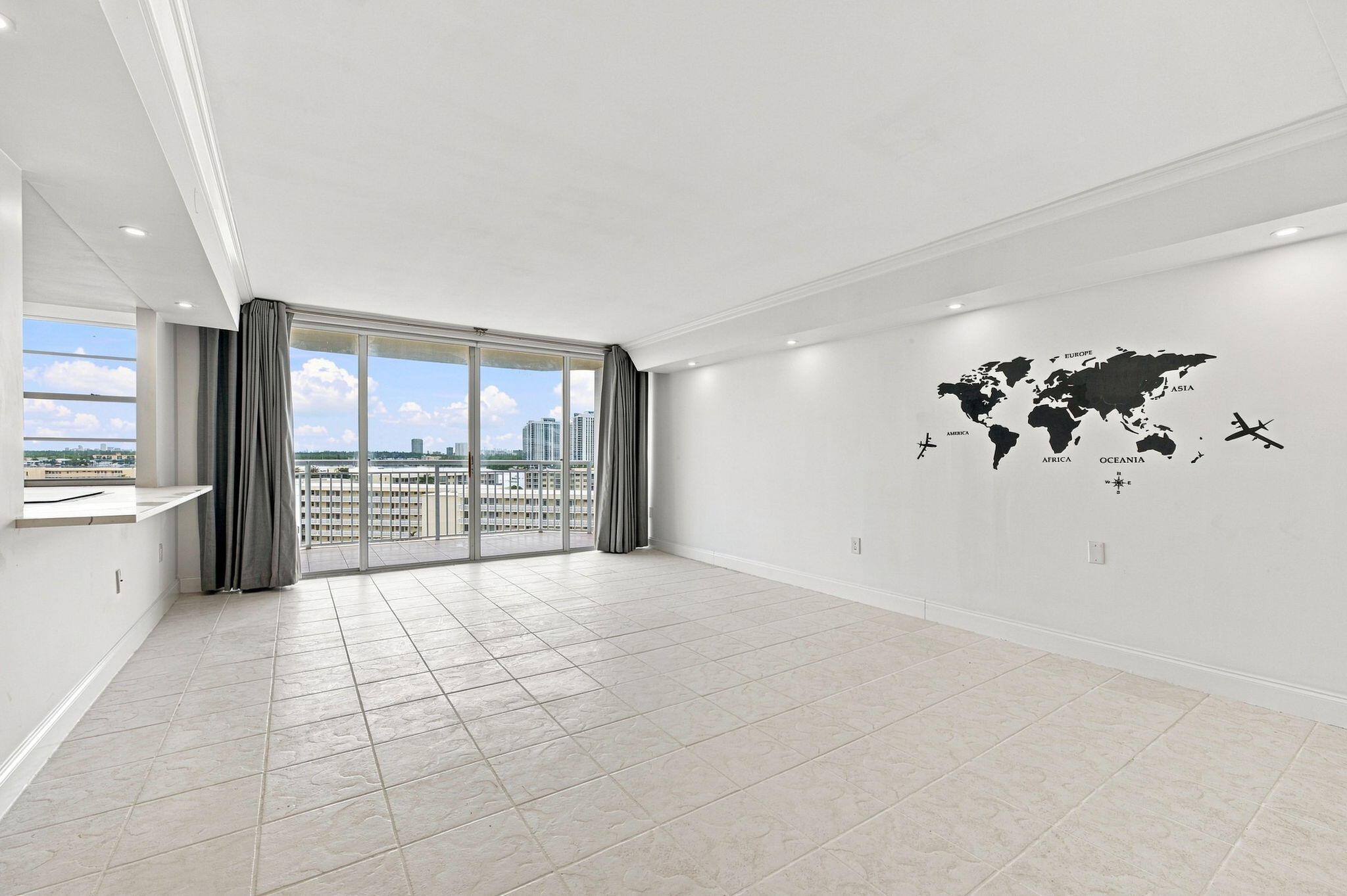 18021 Biscayne Boulevard # 901 — Photo 5