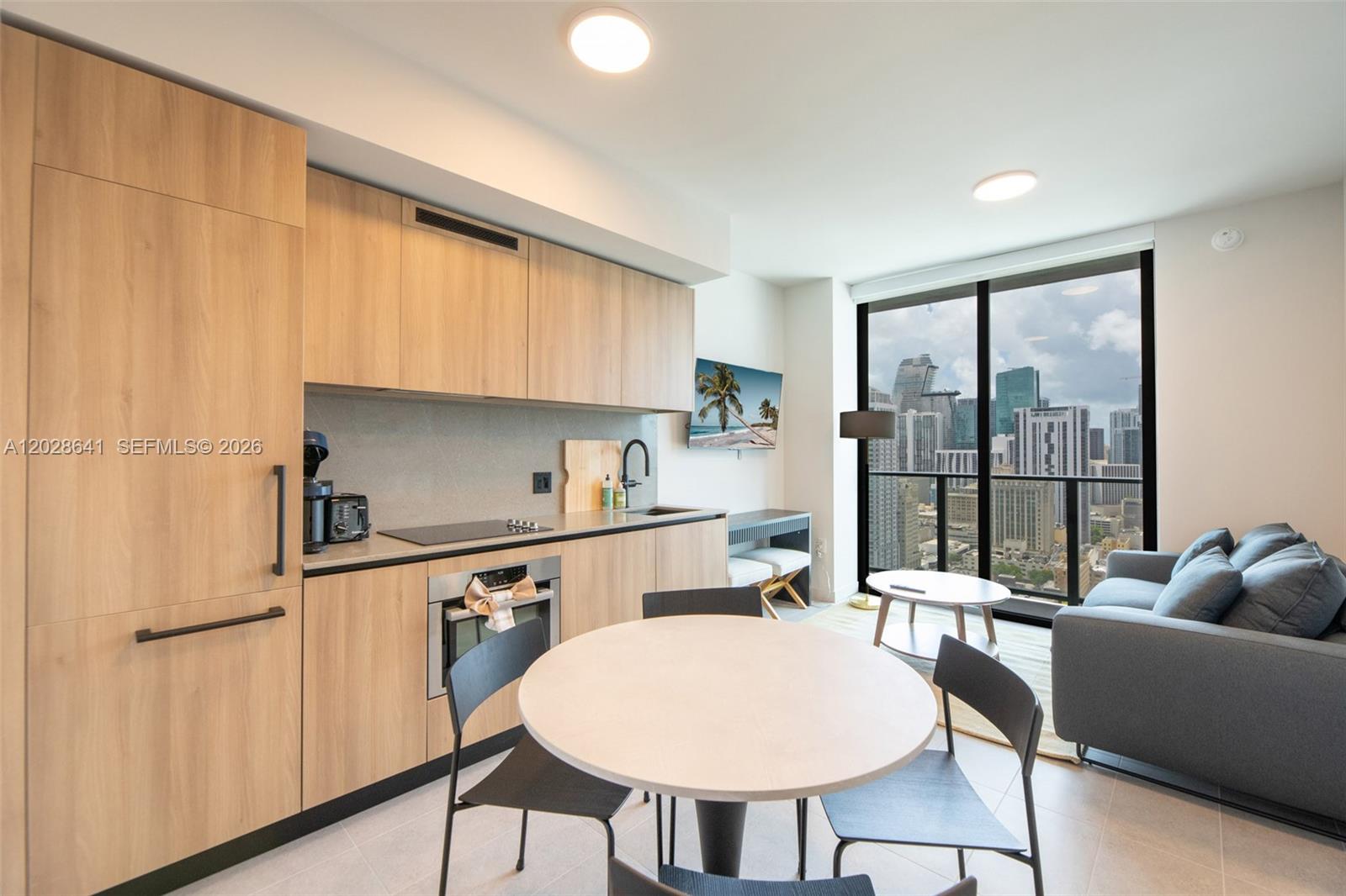 121 NE 5th St # 3103, Miami FL 33132