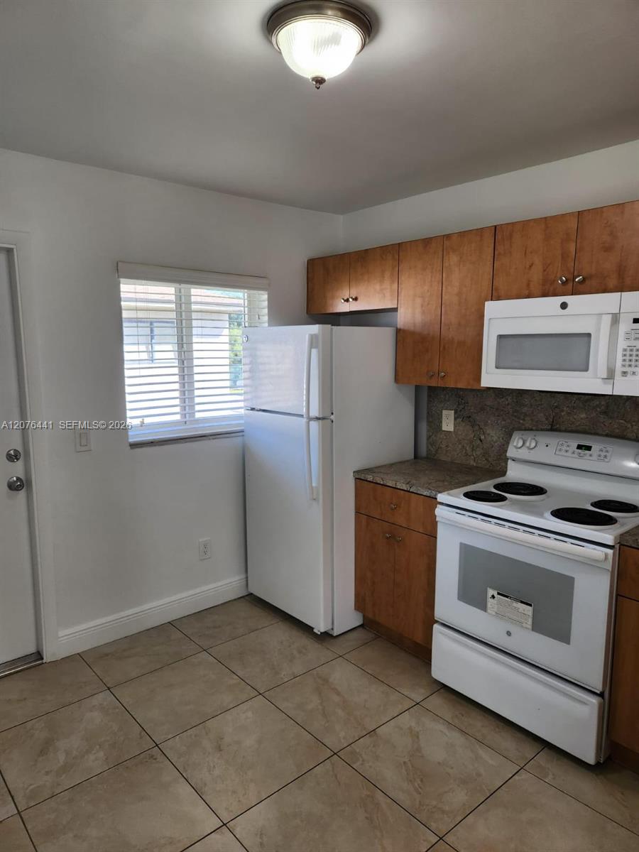 211 NW 47th Ave # 7 — Photo 5