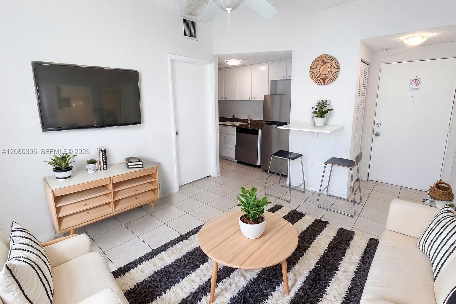 1218 Drexel Ave # 204, Miami Beach FL 33139