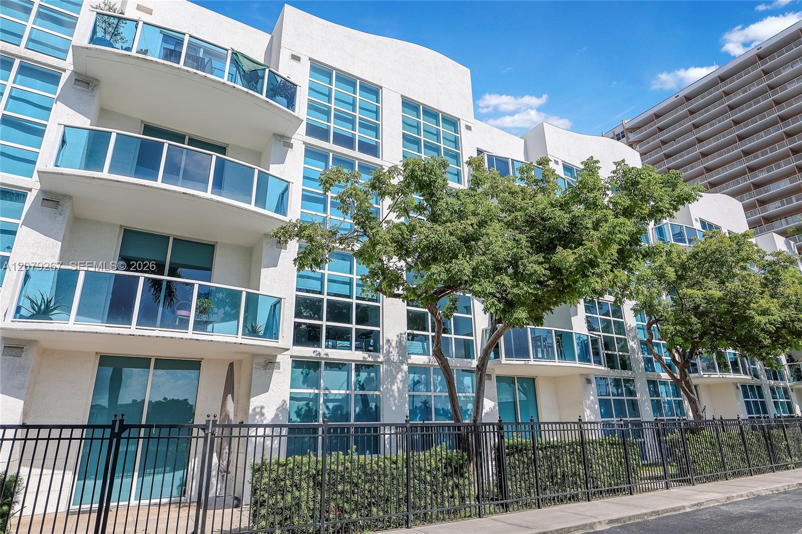1945 S Ocean Dr # M6 — Photo 4
