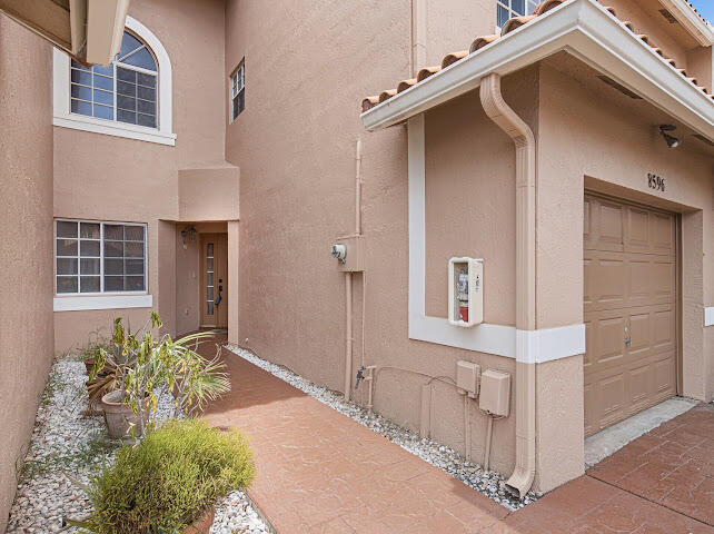 8596 Jade Drive — Photo 2