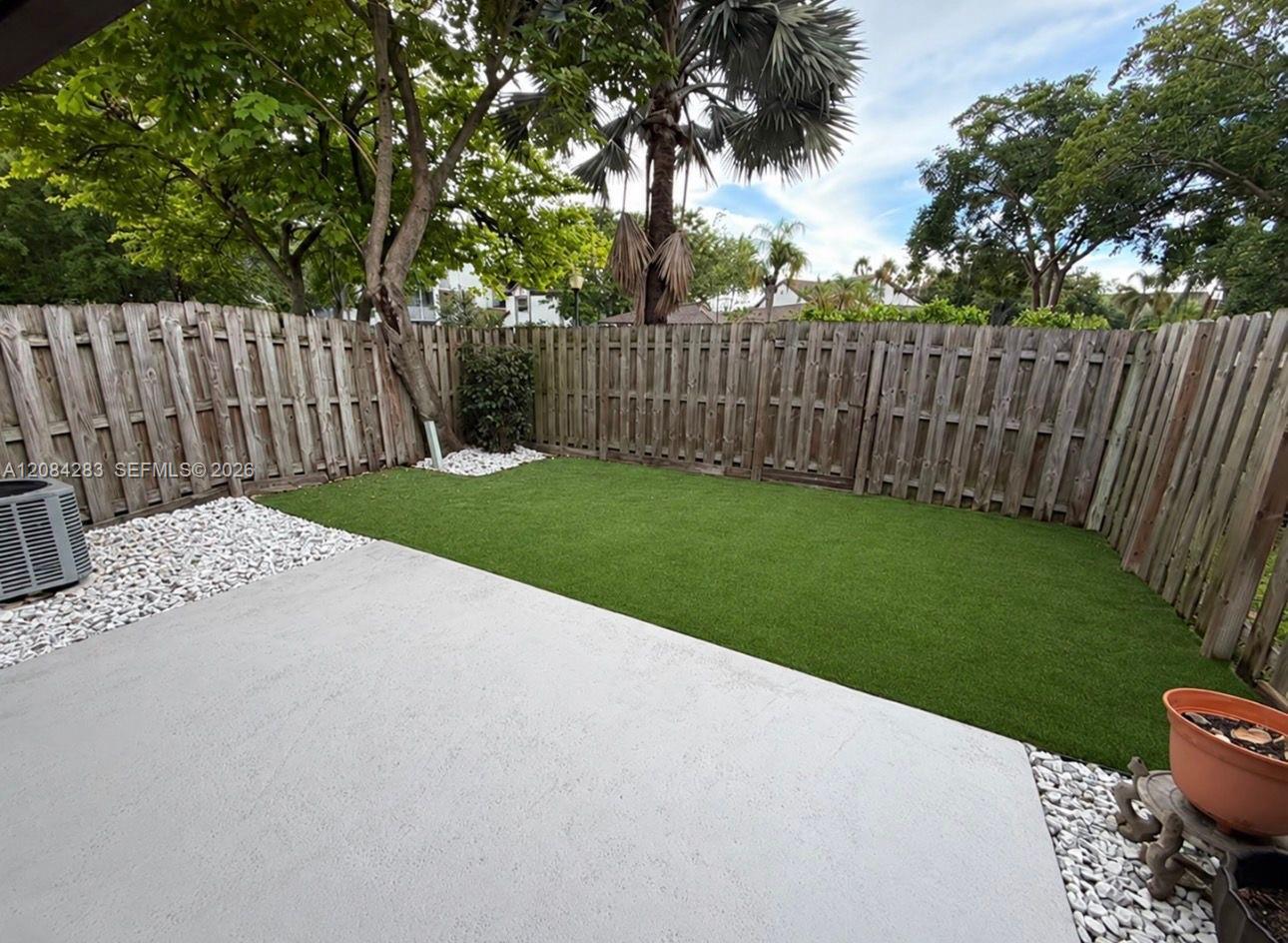 11085 NW 38th Pl — Photo 2