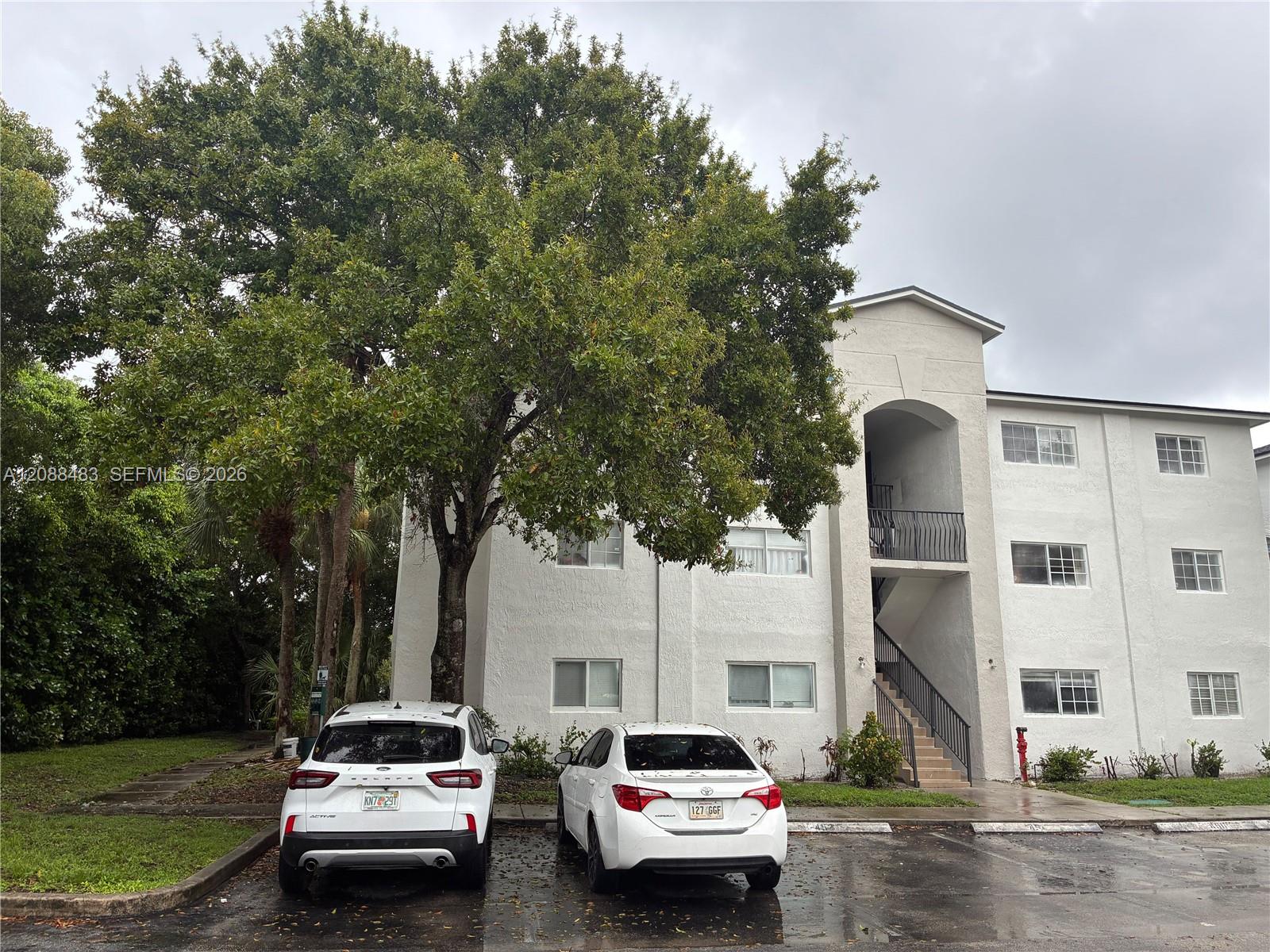 3700 N 56 Ave # 1012, Hollywood FL 33021