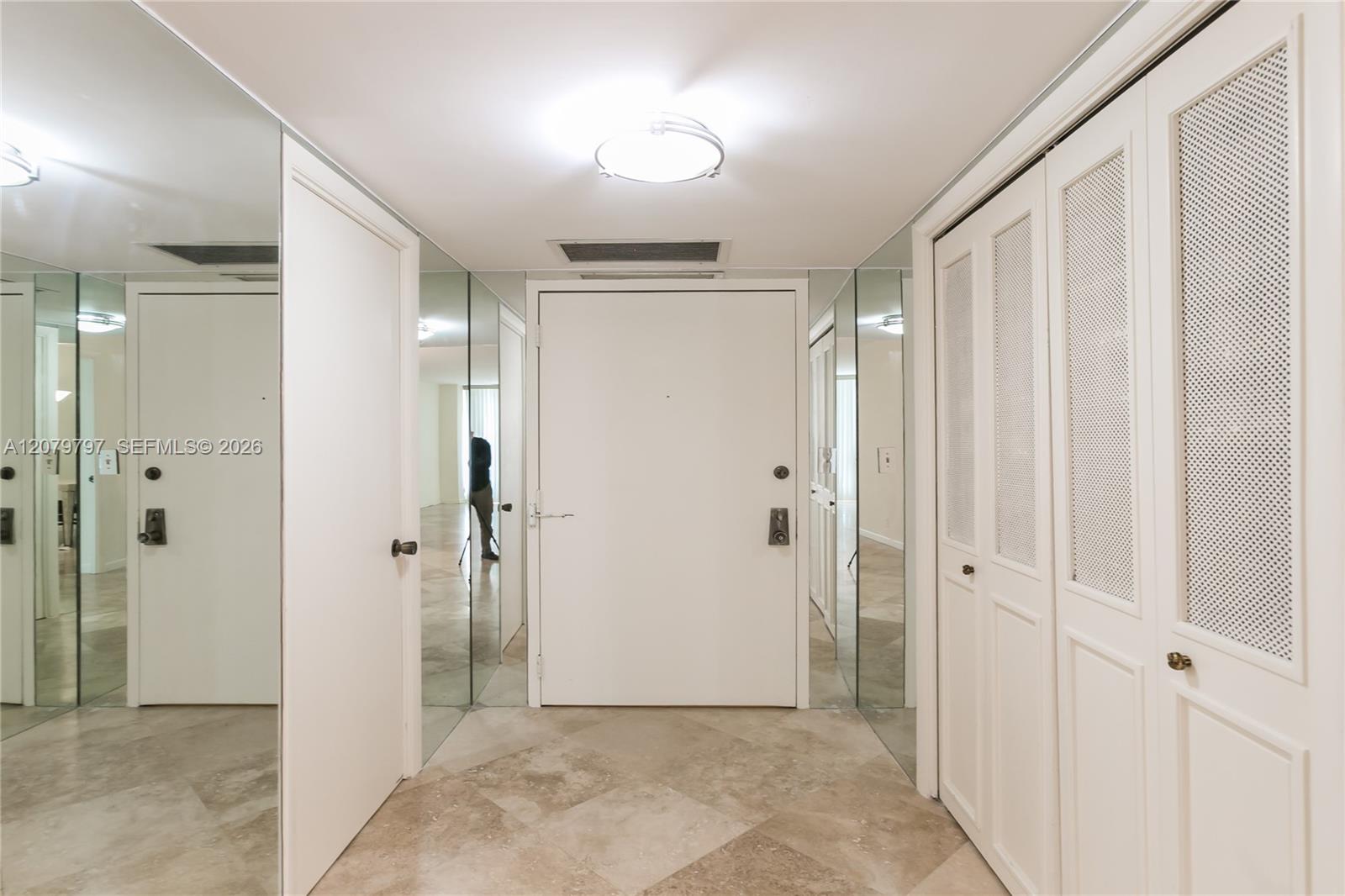 2100 S Ocean Ln # 904 — Photo 3