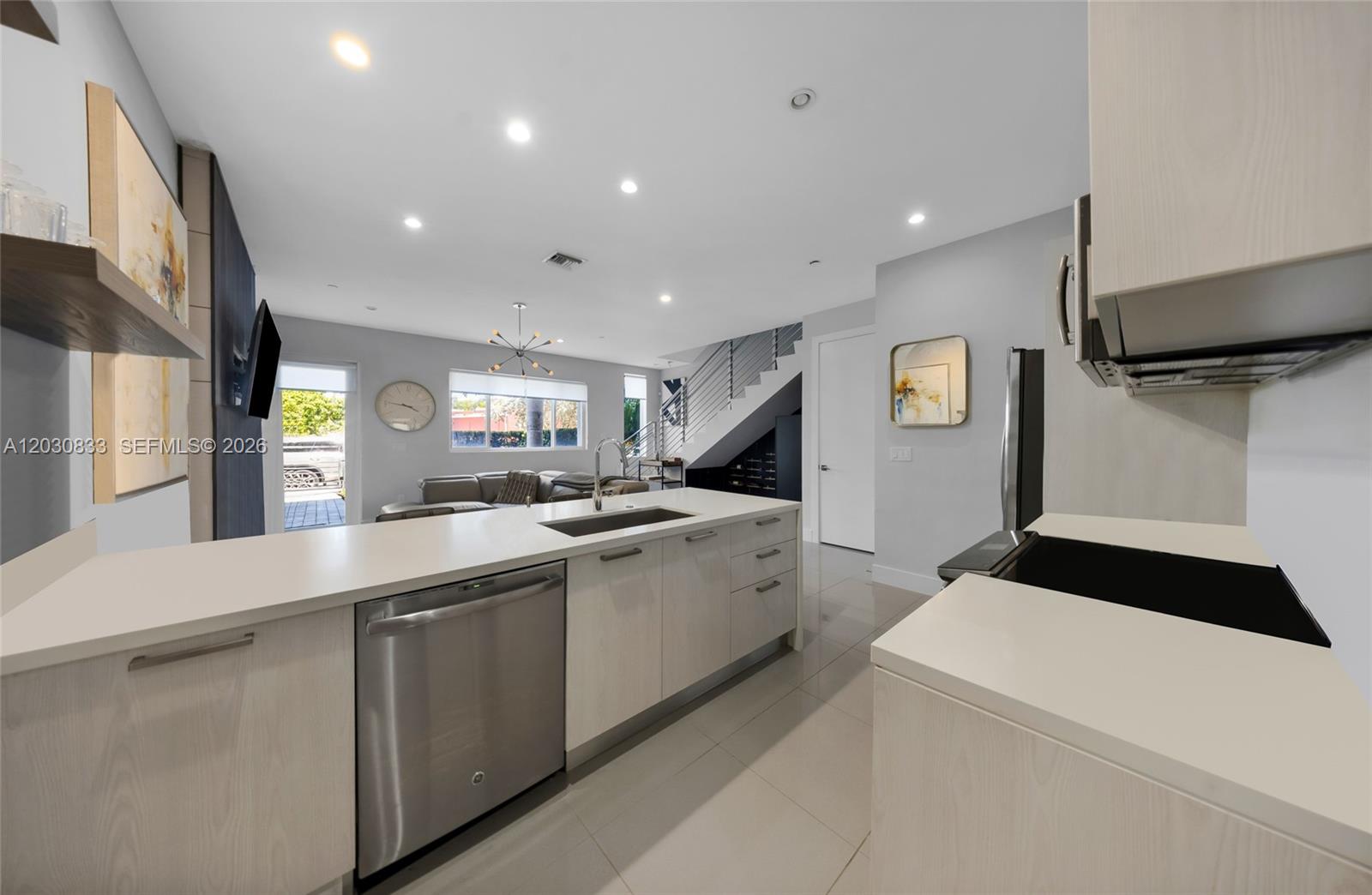 1025 NE 18th Ave # 104 — Photo 5