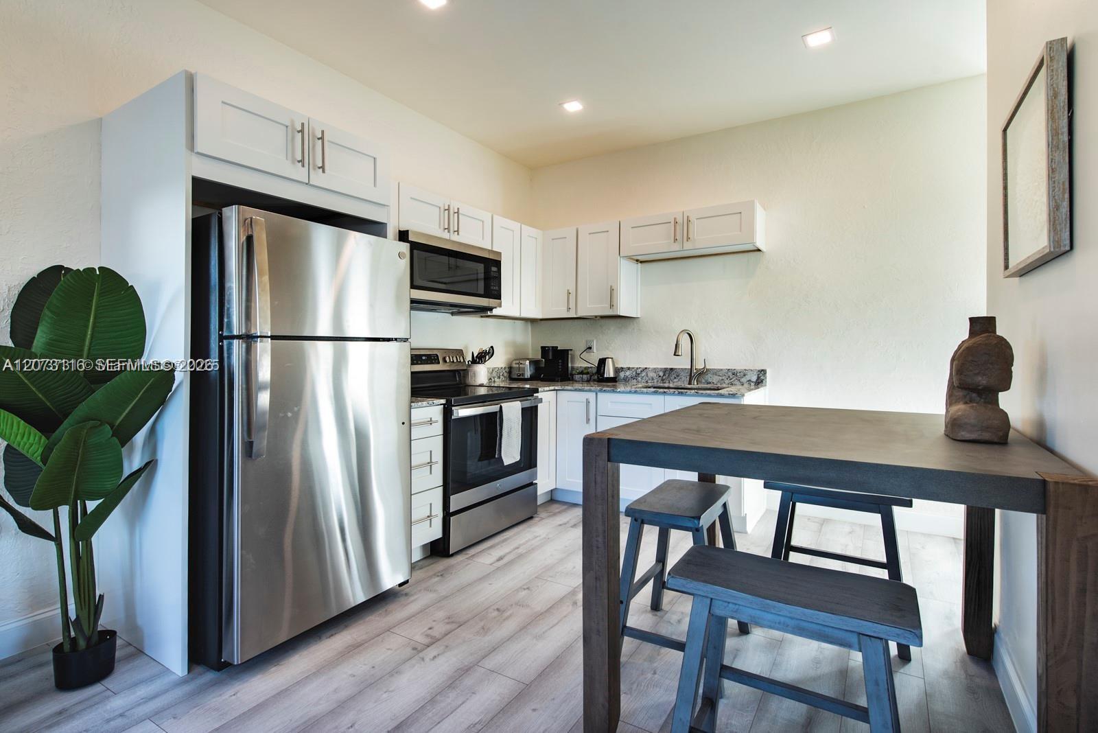 115 SE 2nd St # 2 — Photo 2
