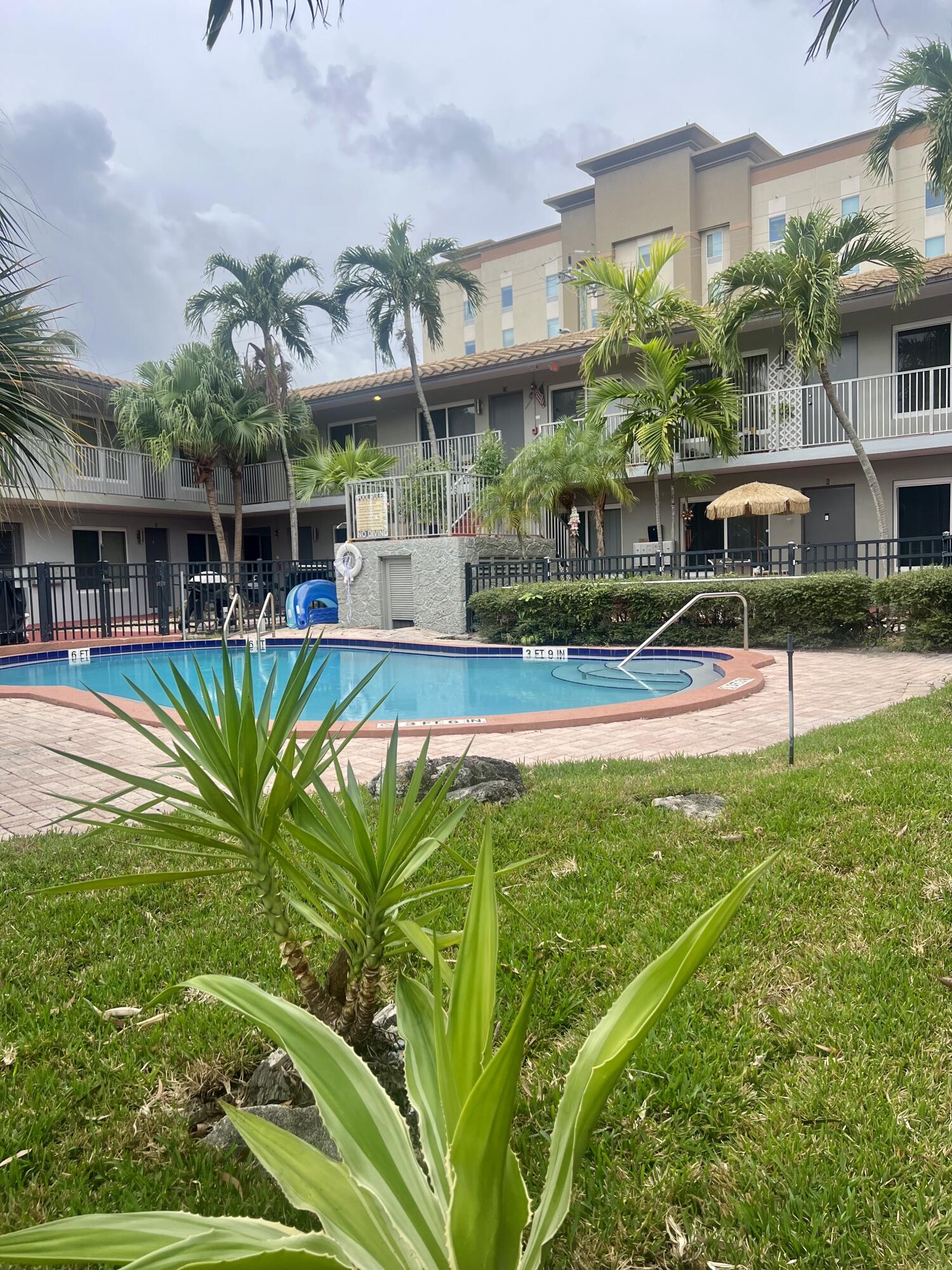 915 SE 22nd Avenue, Pompano Beach FL 33062