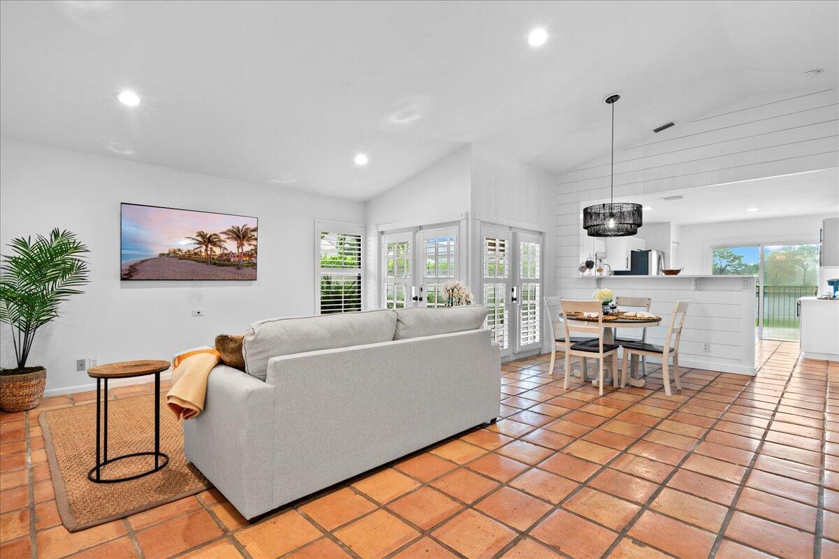 2542 Bedford Mews Drive — Photo 3