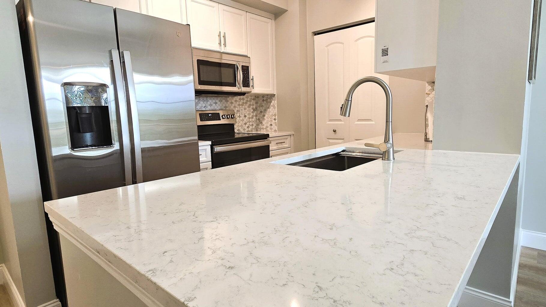 630 S Sapodilla Avenue — Photo 3