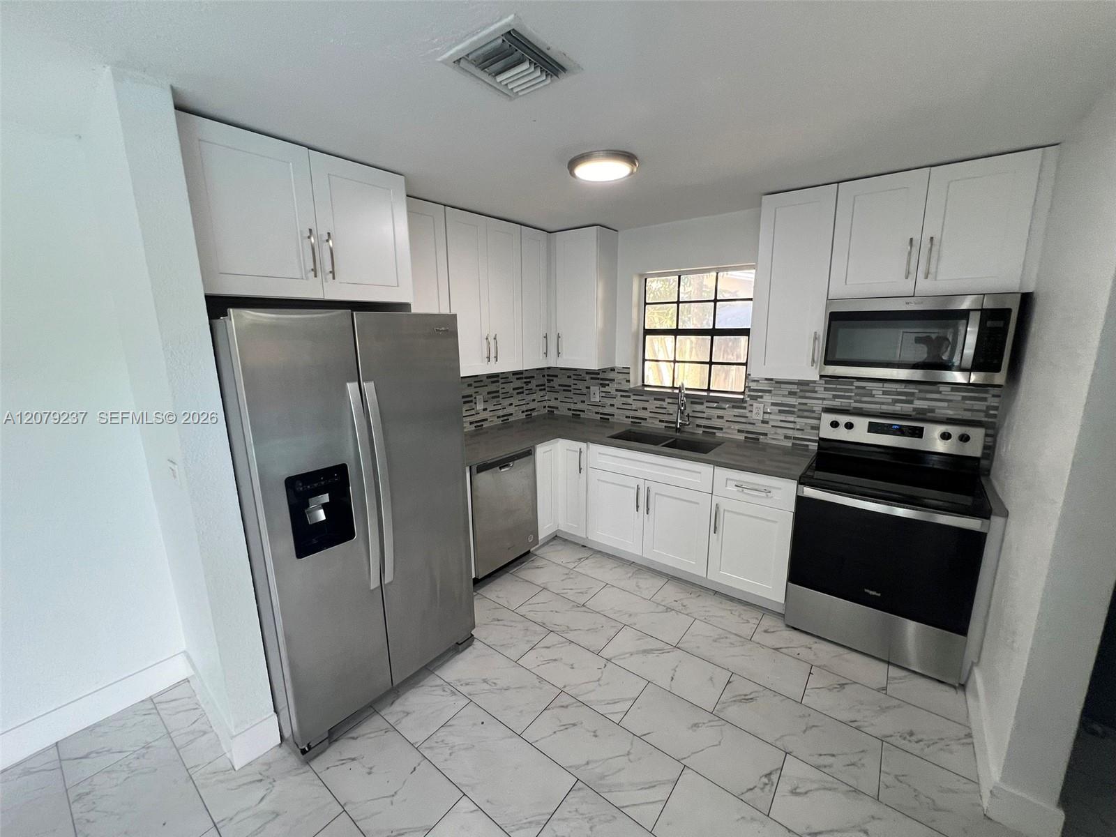 4421 NW 33rd St — Photo 3