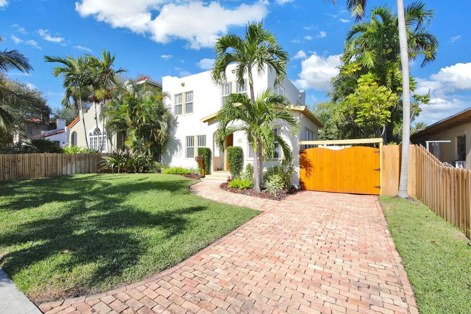 607 Flamingo Drive — Photo 2