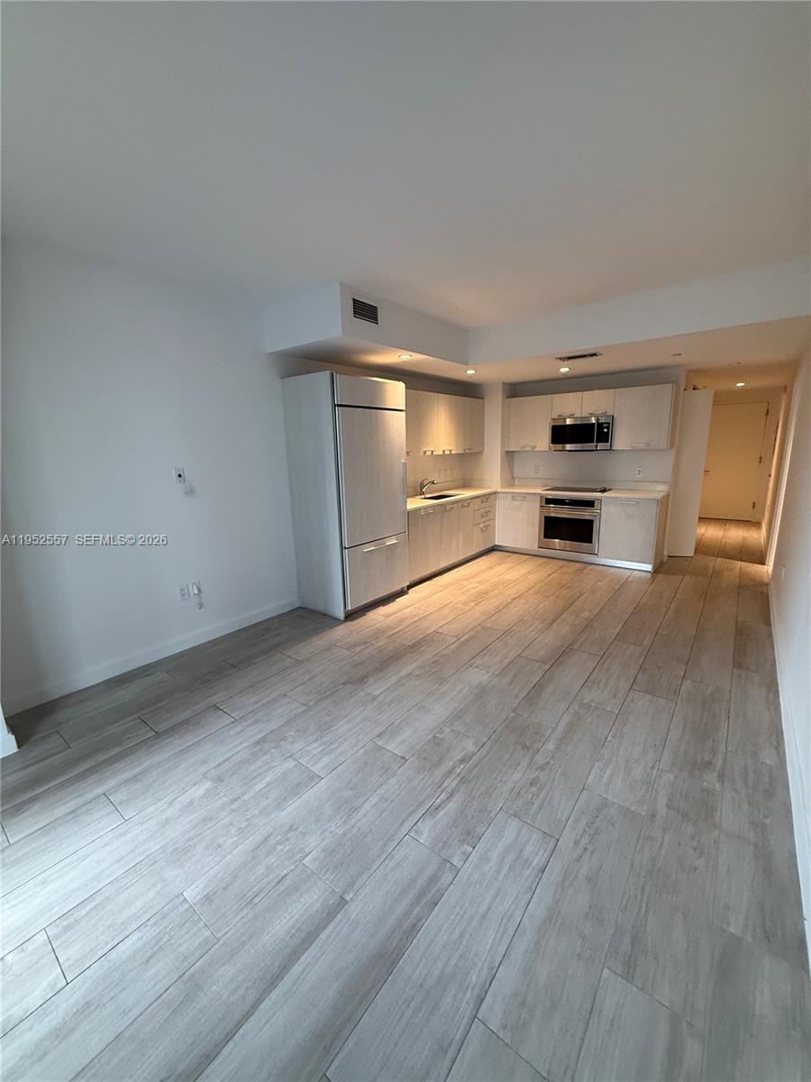 45 SW 9th St # 1004, Miami FL 33130