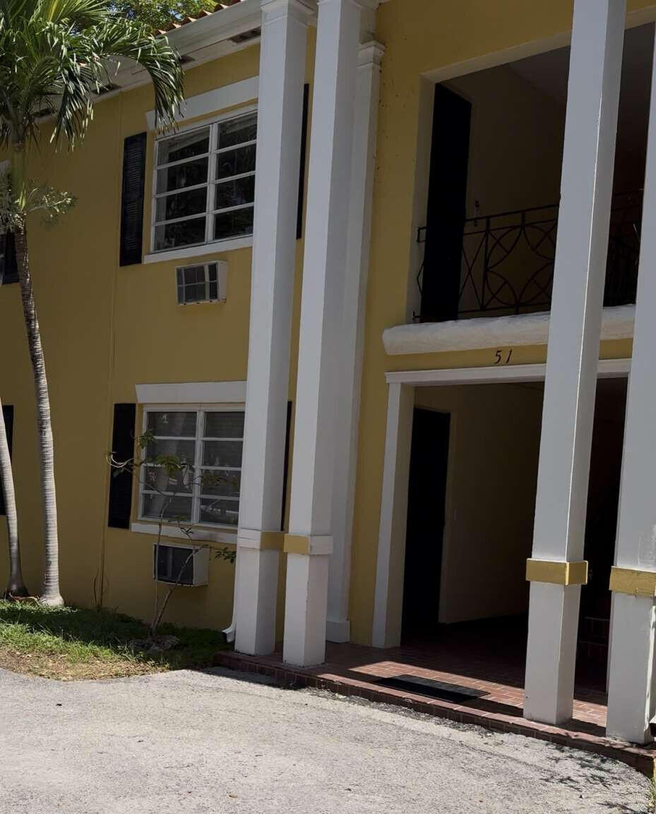 51 Edgewater Drive # 4, Coral Gables FL 33133
