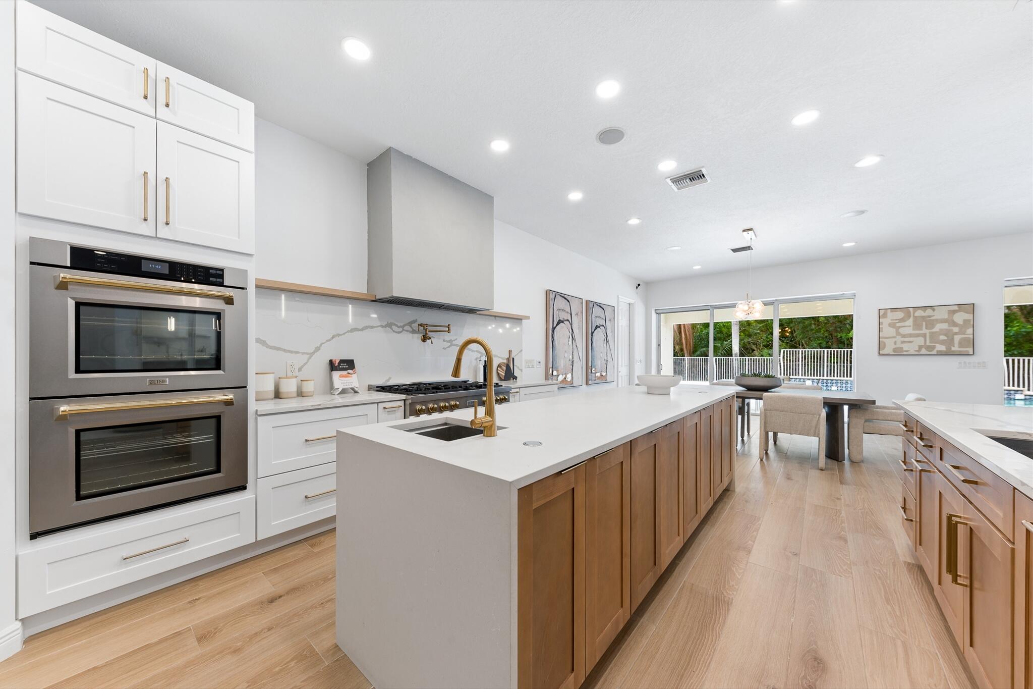 8717 ESTATE Drive — Photo 2