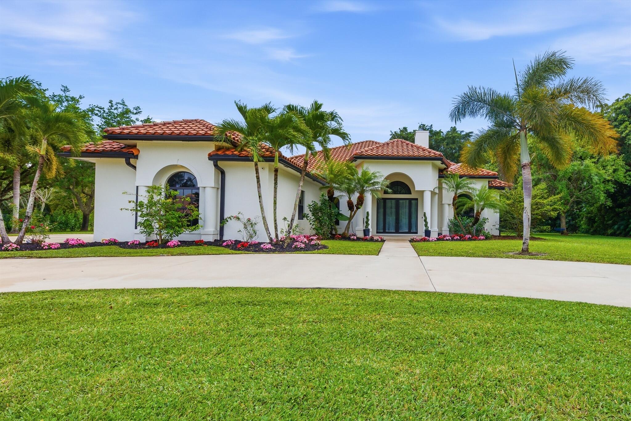 8717 ESTATE Drive — Photo 3