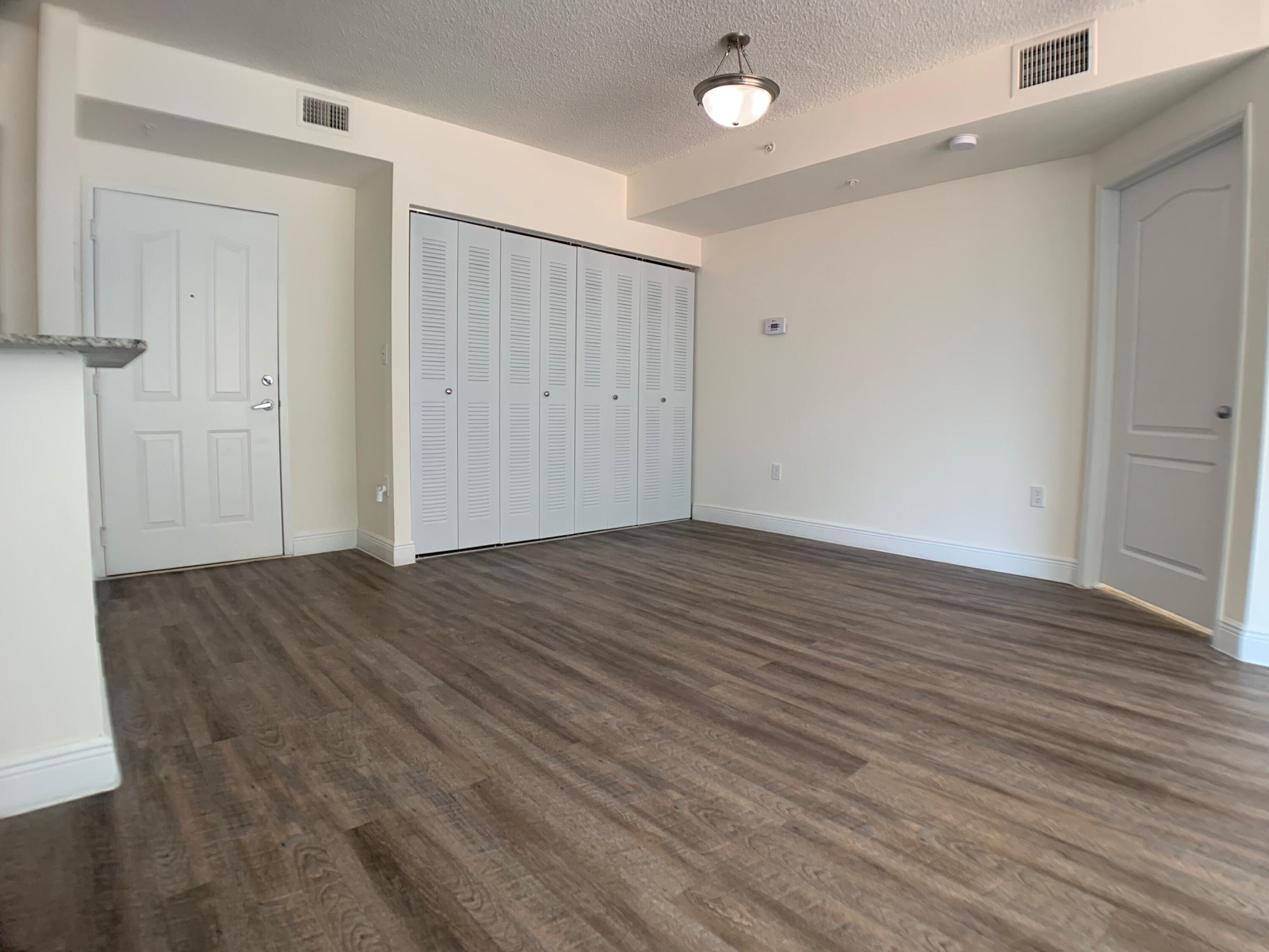 16900 N Bay Road # 1011 — Photo 3