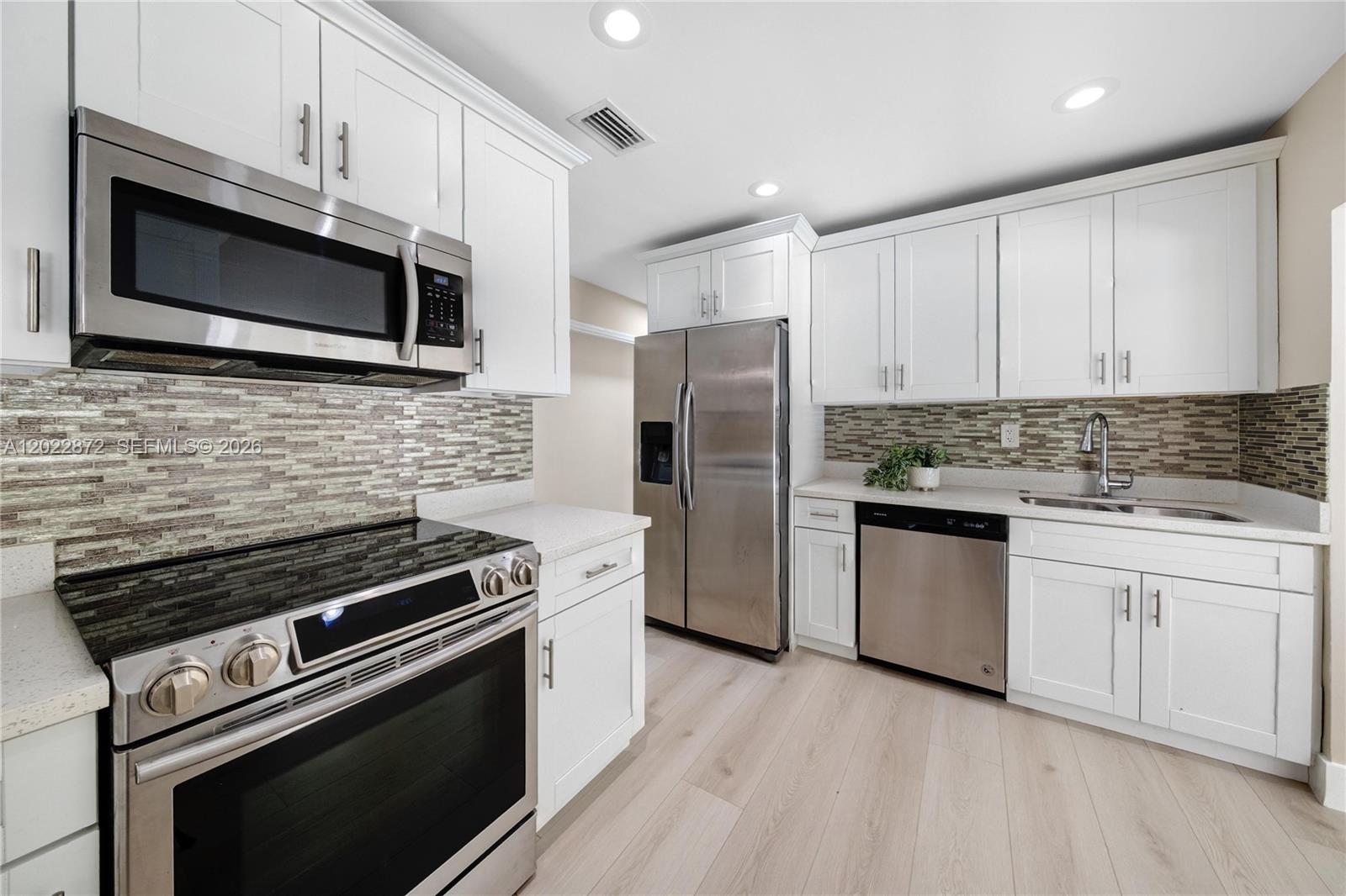 11640 SW 37th Ct — Photo 5